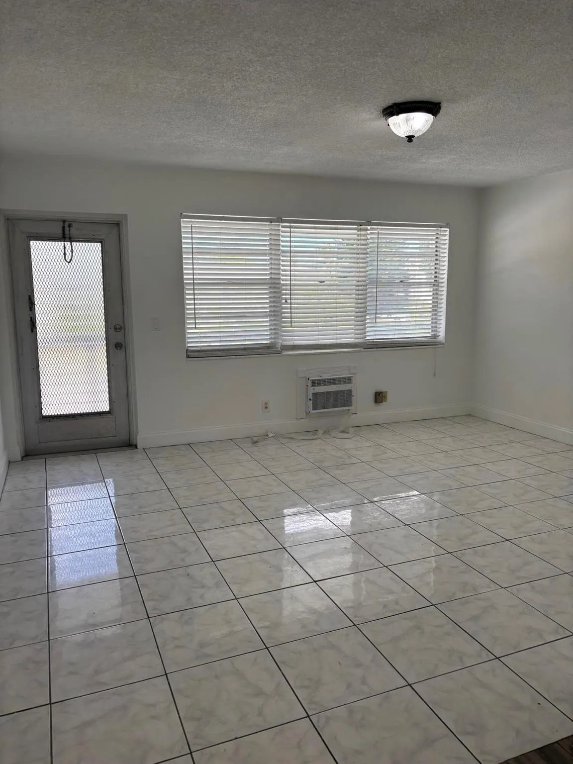 218 Windsor J