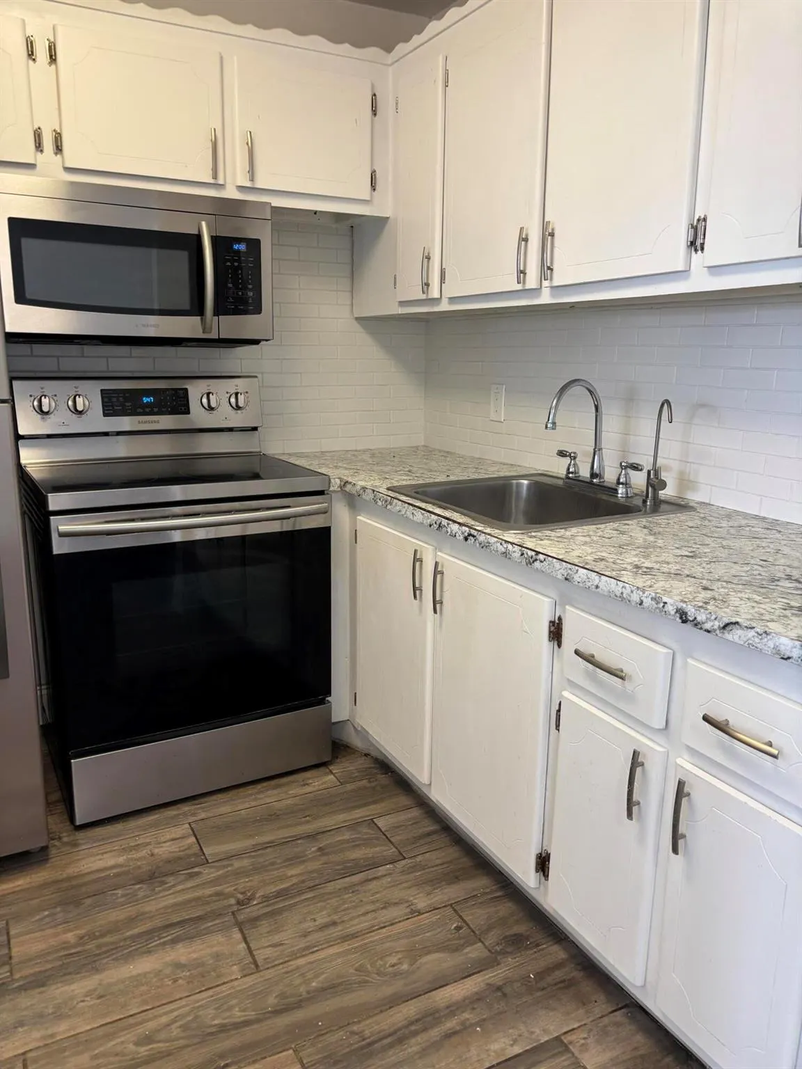 218 Windsor J