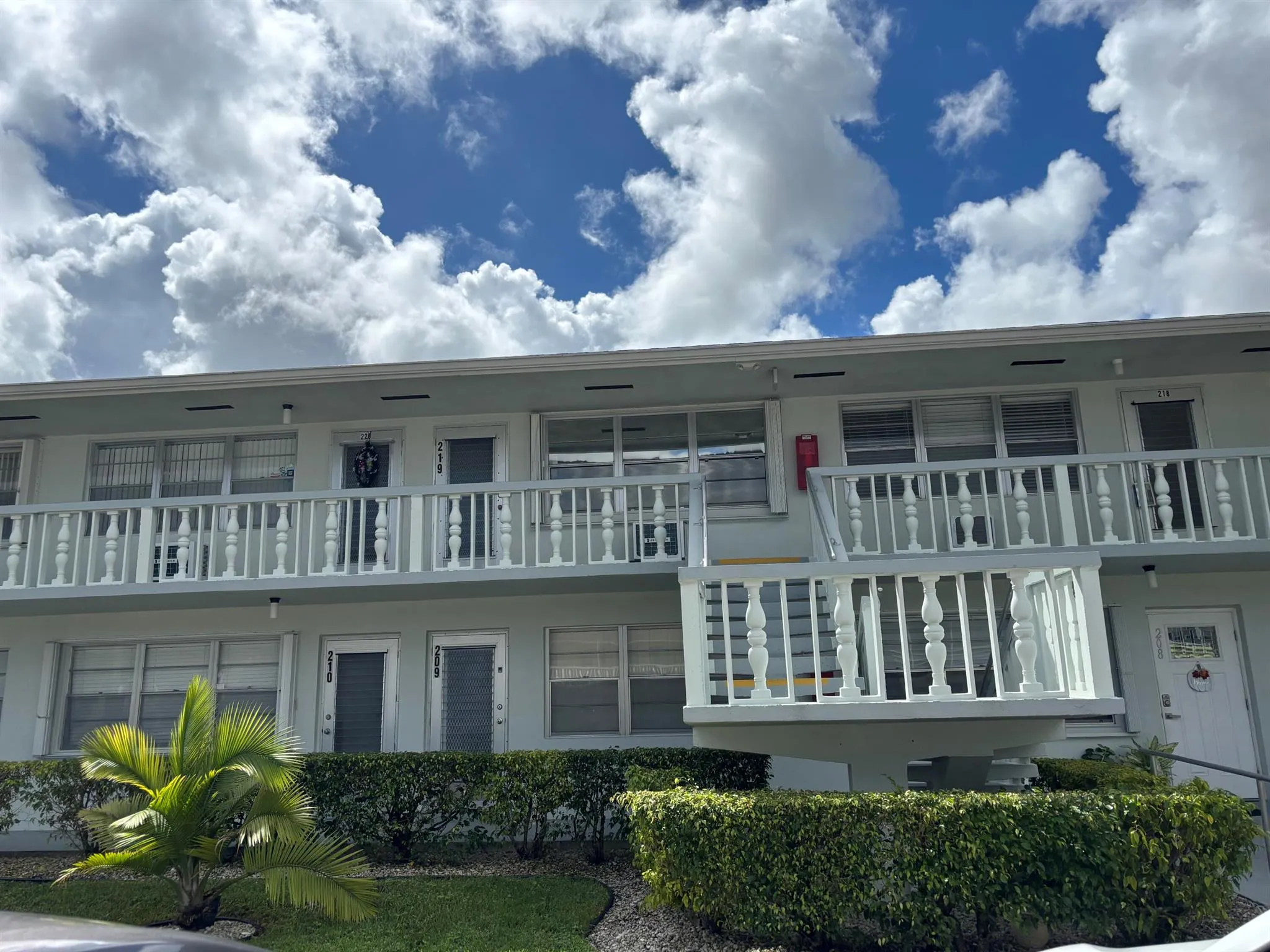 218 Windsor J