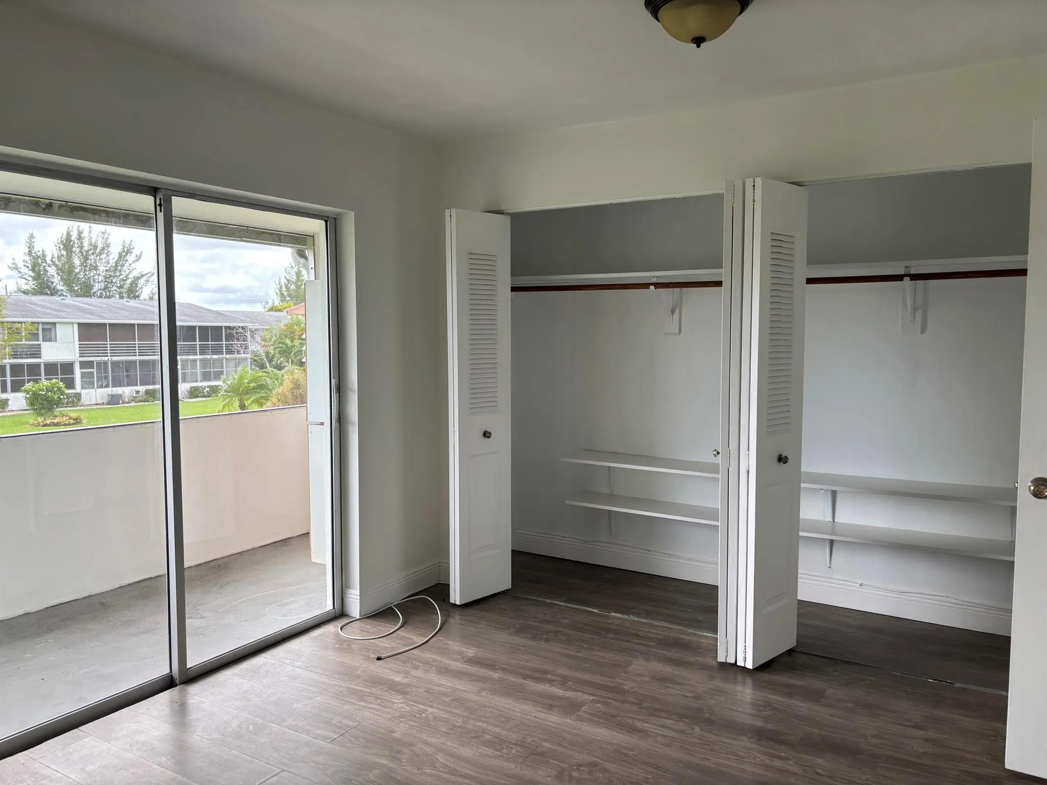 218 Windsor J