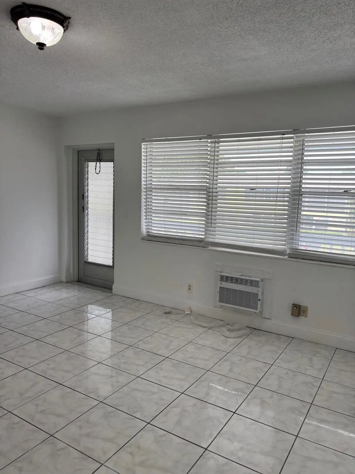 218 Windsor J