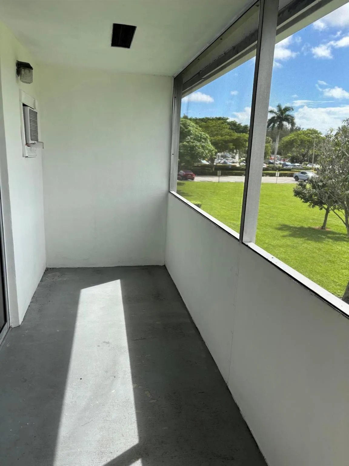 218 Windsor J