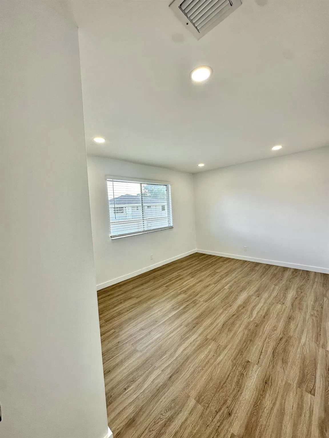 102 E Tiffany Drive, #4