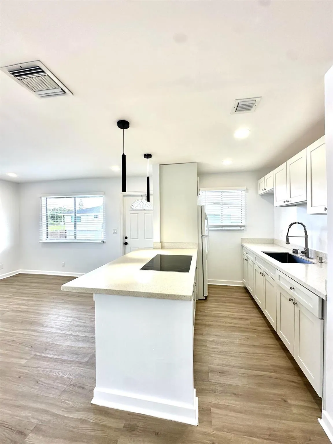 102 E Tiffany Drive, #4