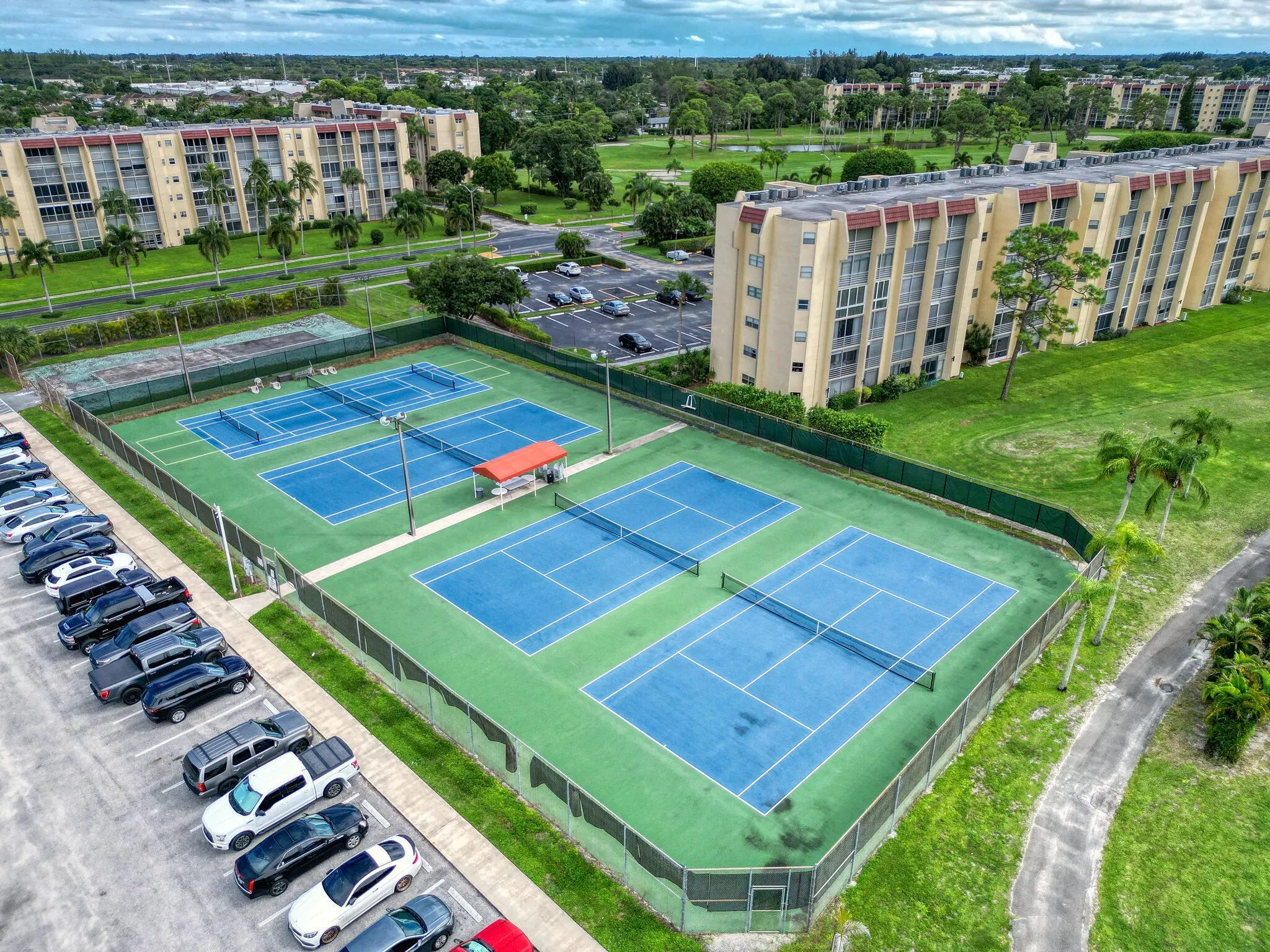 3524 Via Poinciana, #604