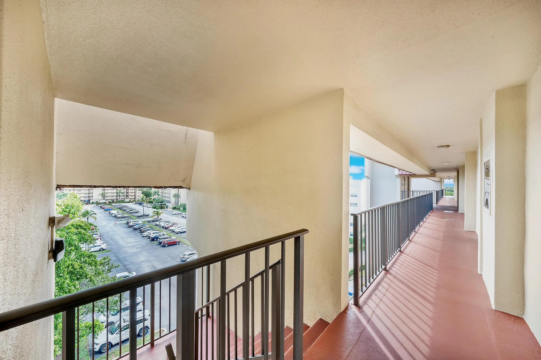 3524 Via Poinciana, #604