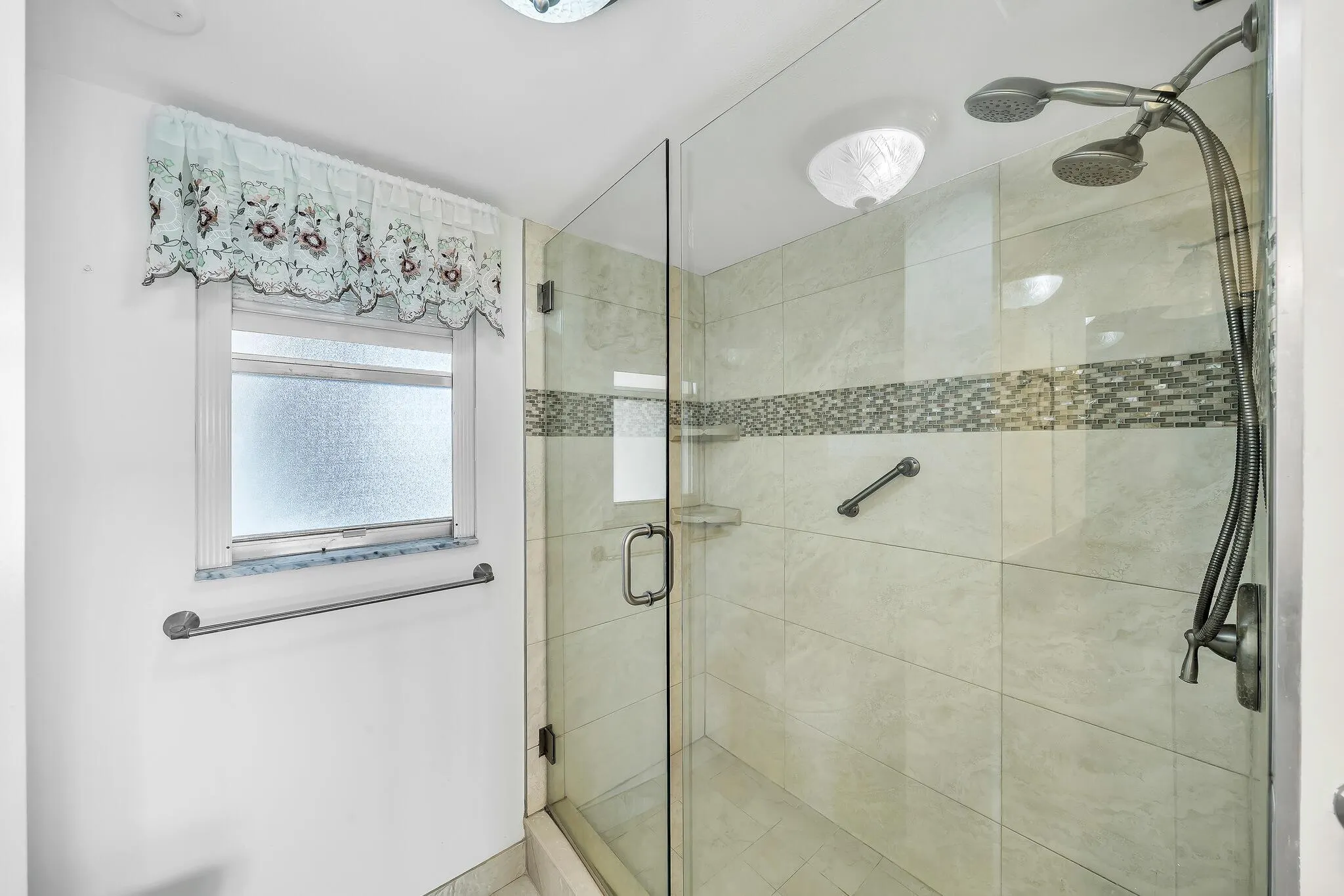 3524 Via Poinciana, #604