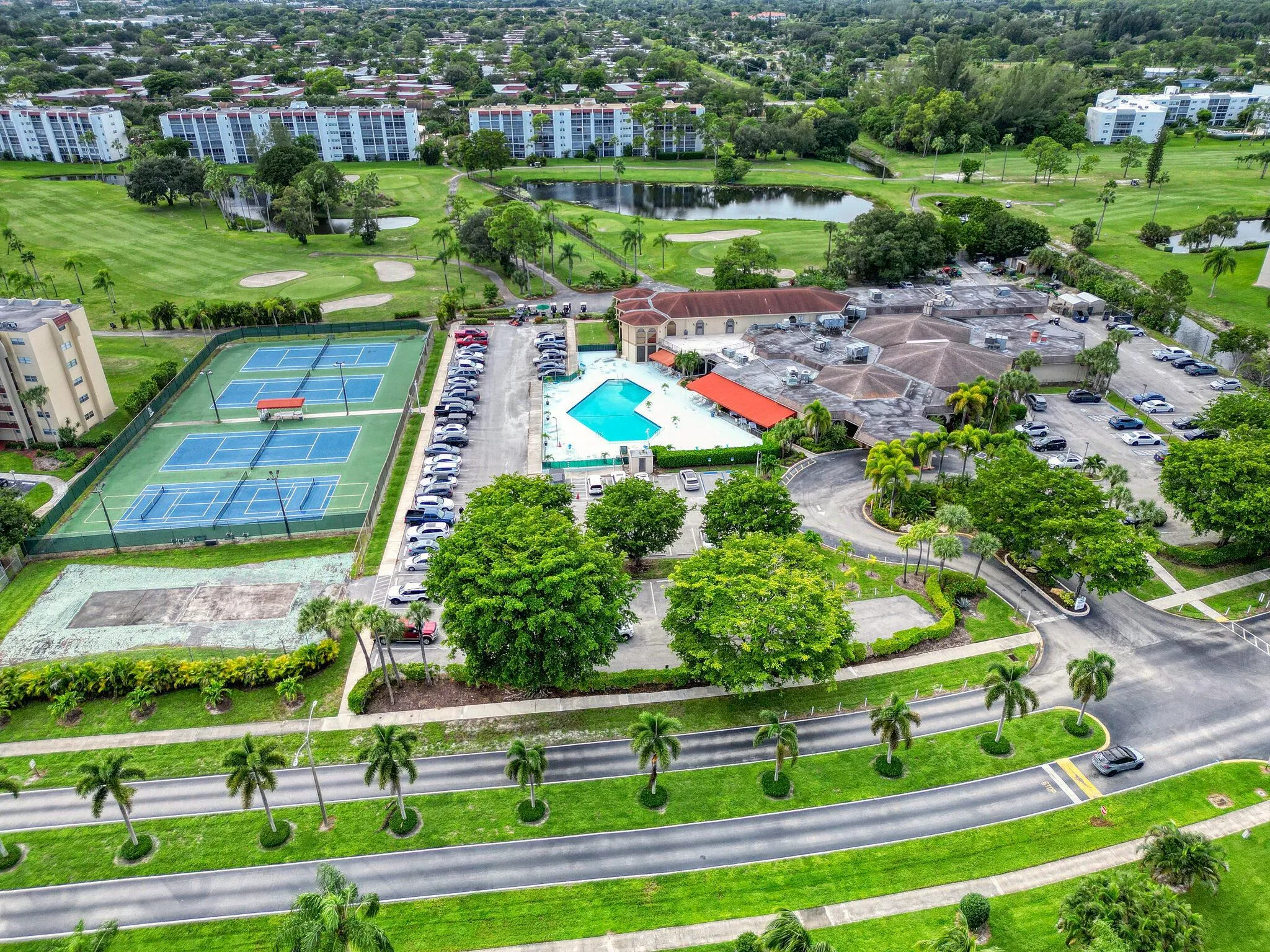 3524 Via Poinciana, #604