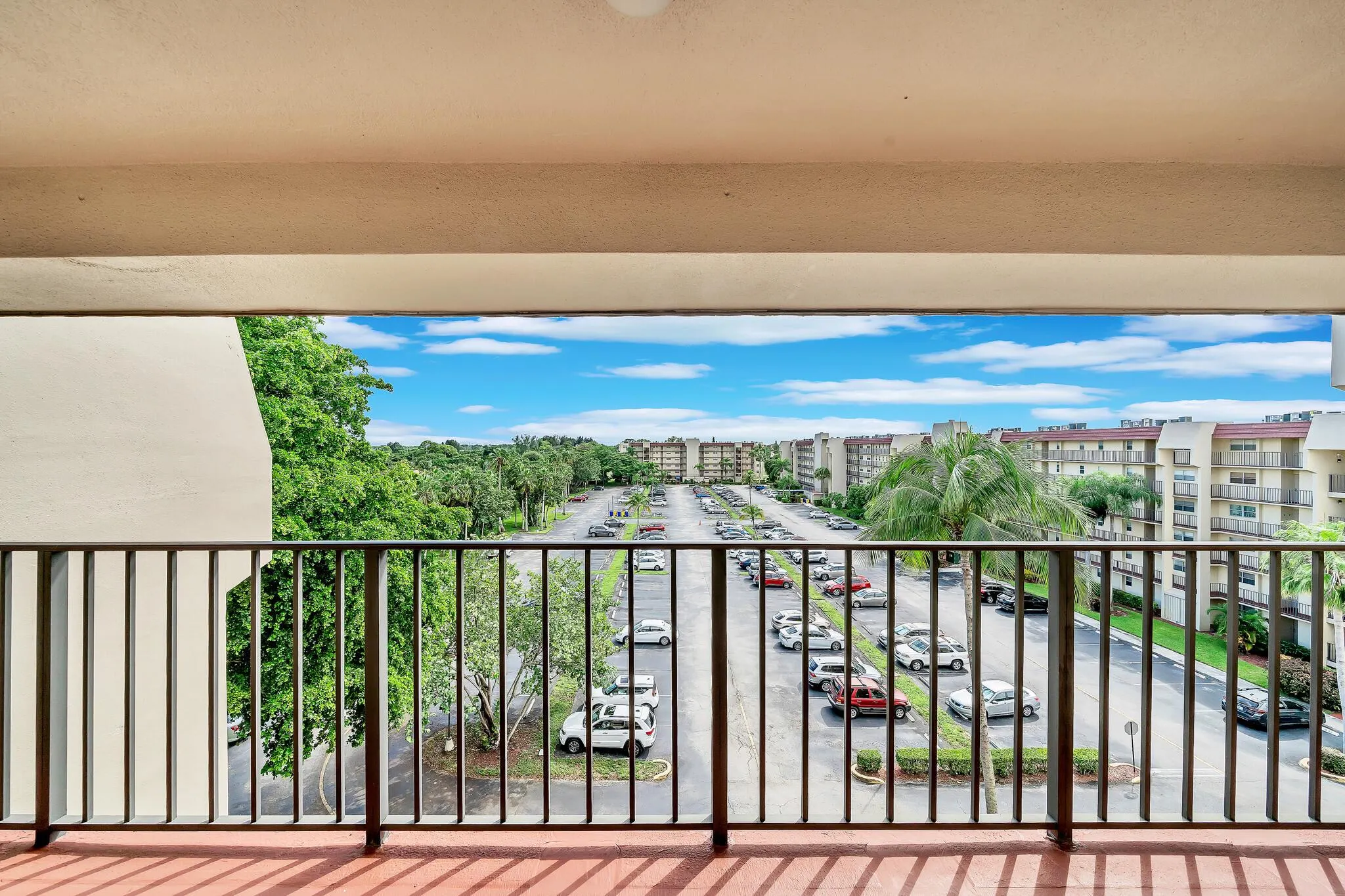 3524 Via Poinciana, #604