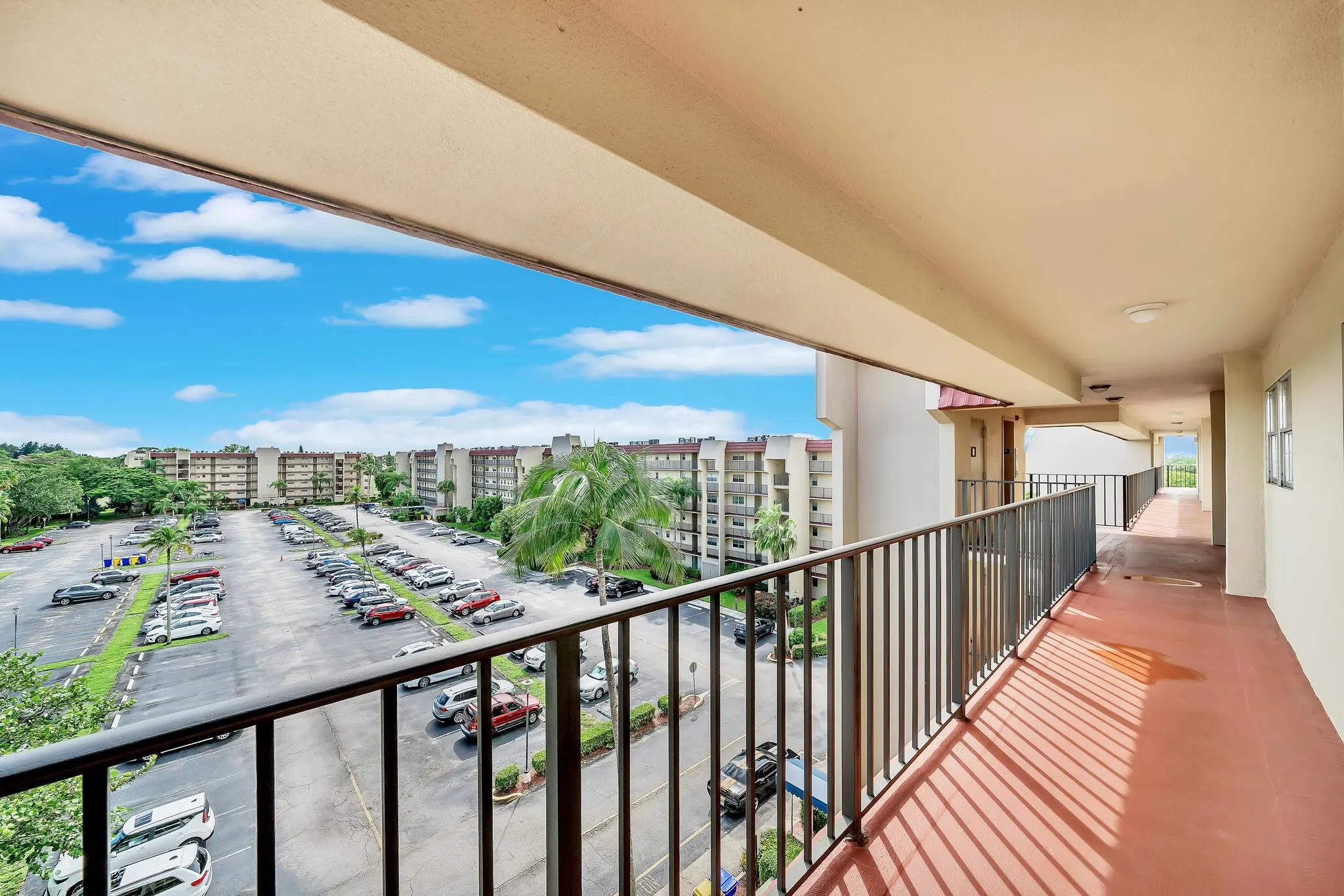 3524 Via Poinciana, #604
