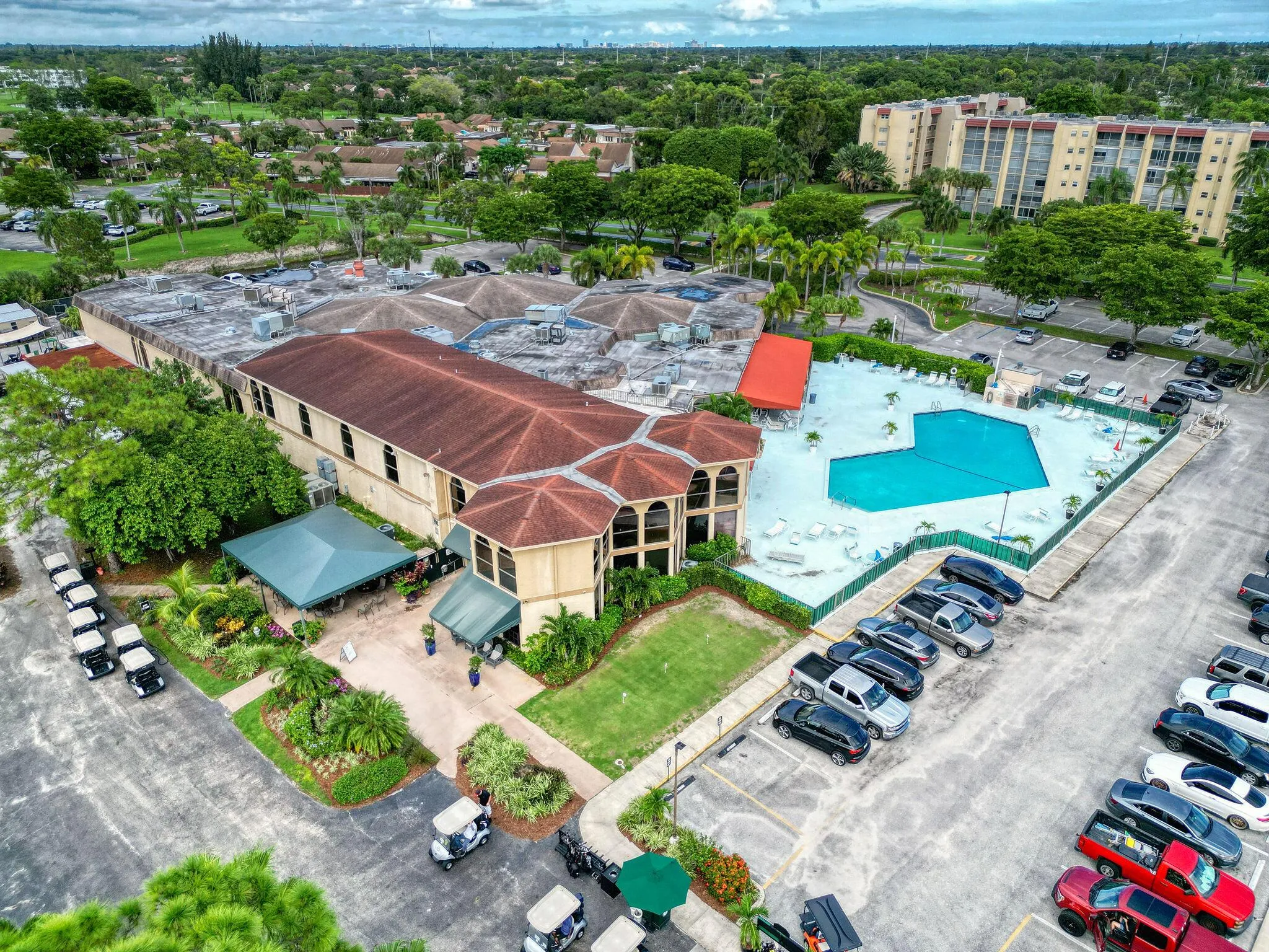 3524 Via Poinciana, #604