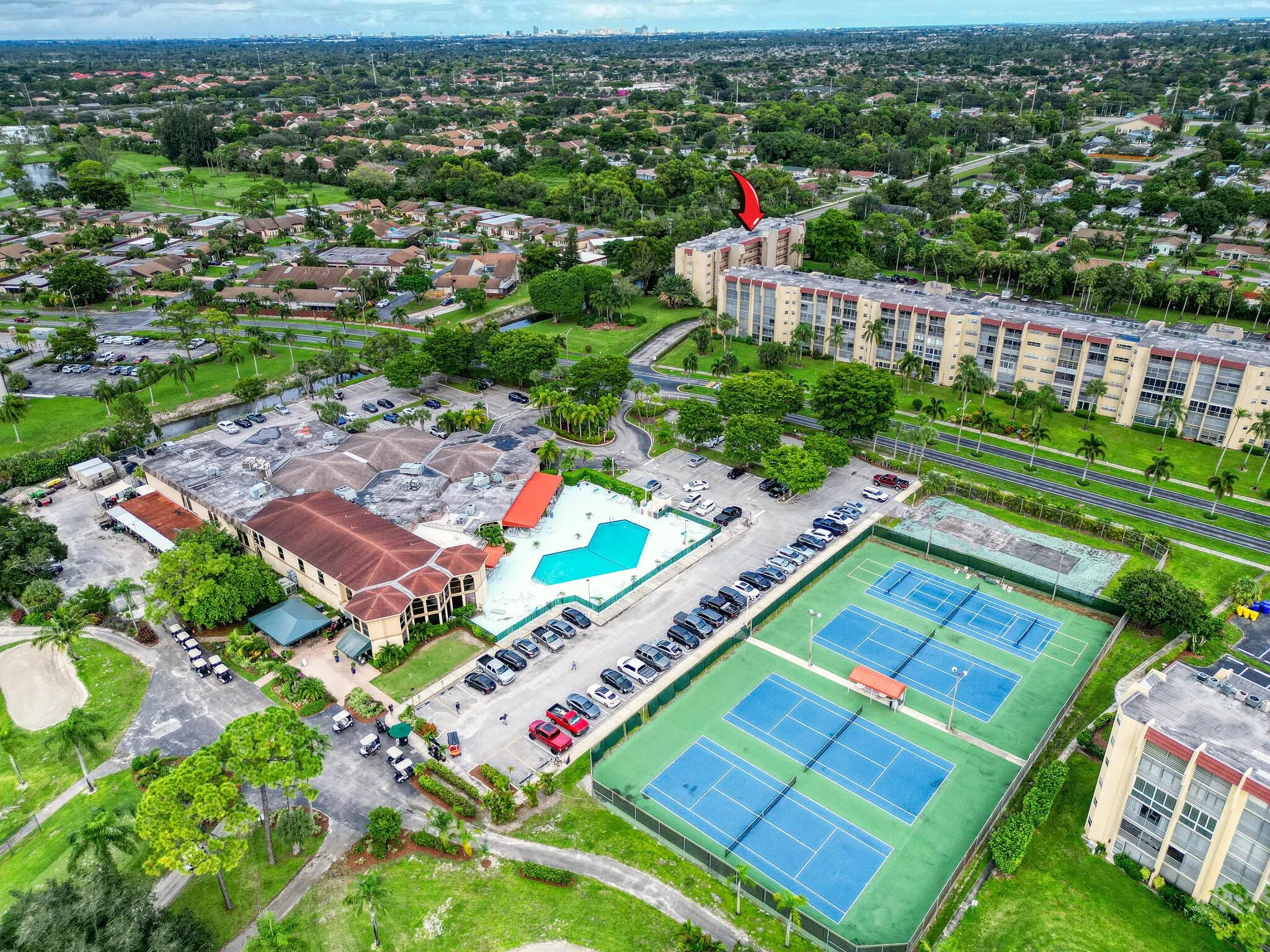 3524 Via Poinciana, #604