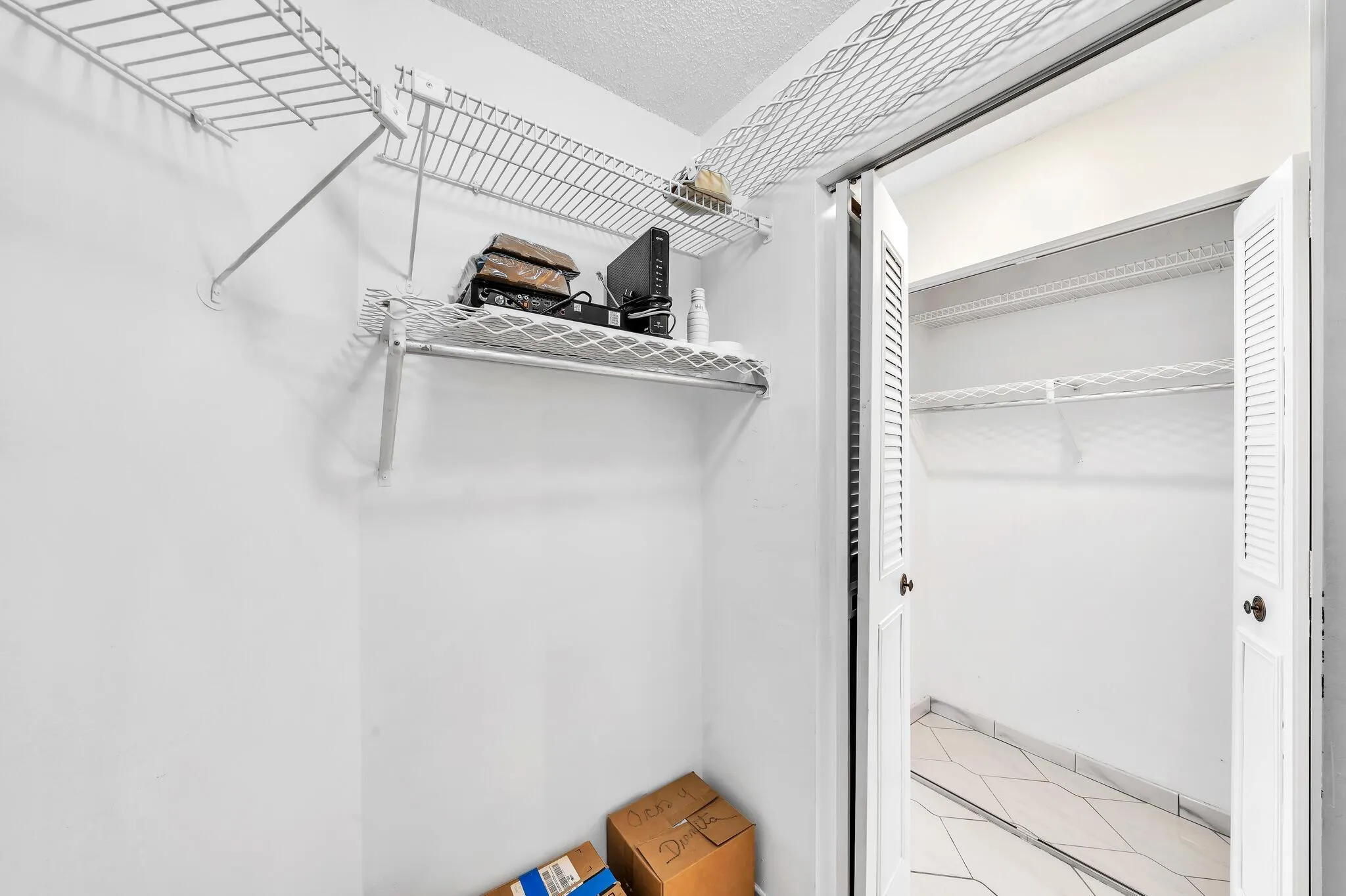 3524 Via Poinciana, #604