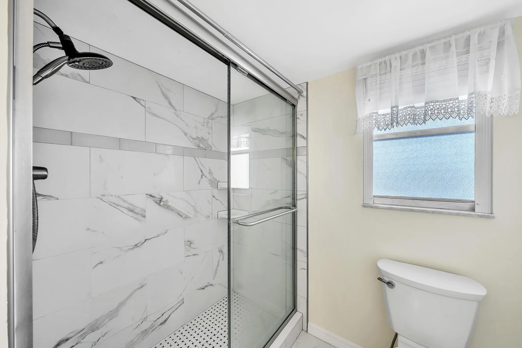 3524 Via Poinciana, #604