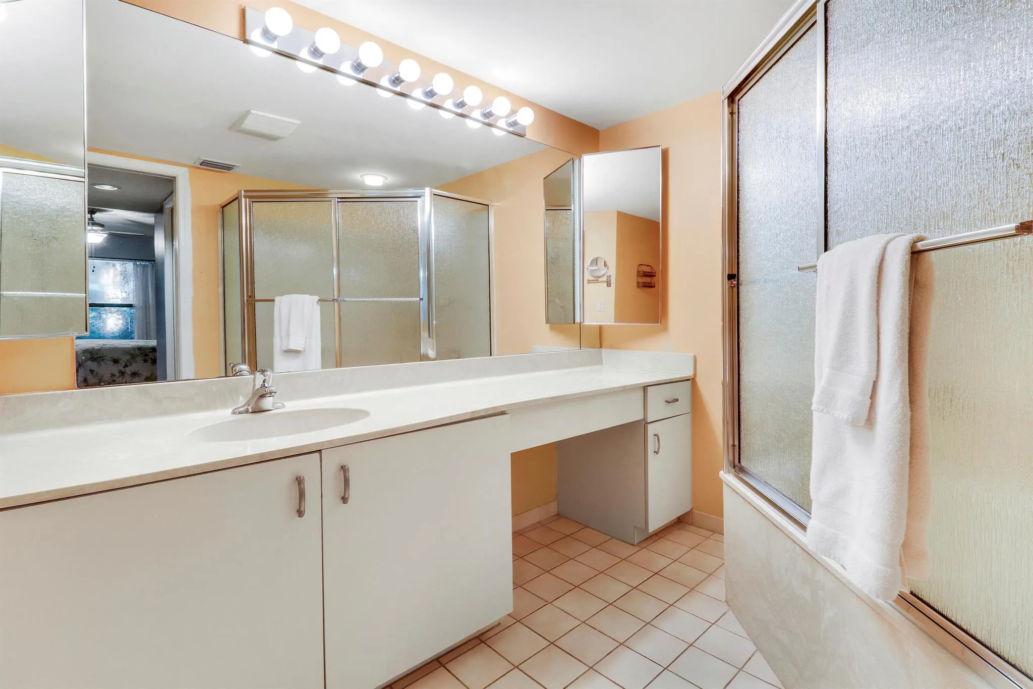6011 SE Martinique Drive, #103