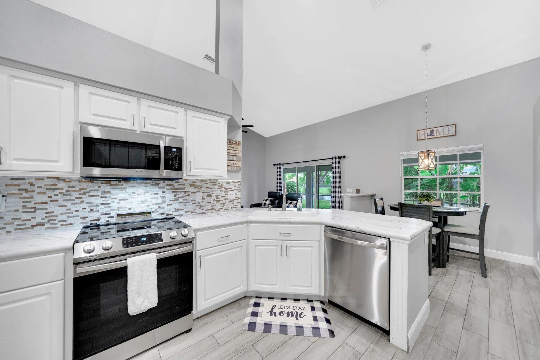 13935 Geranium Place