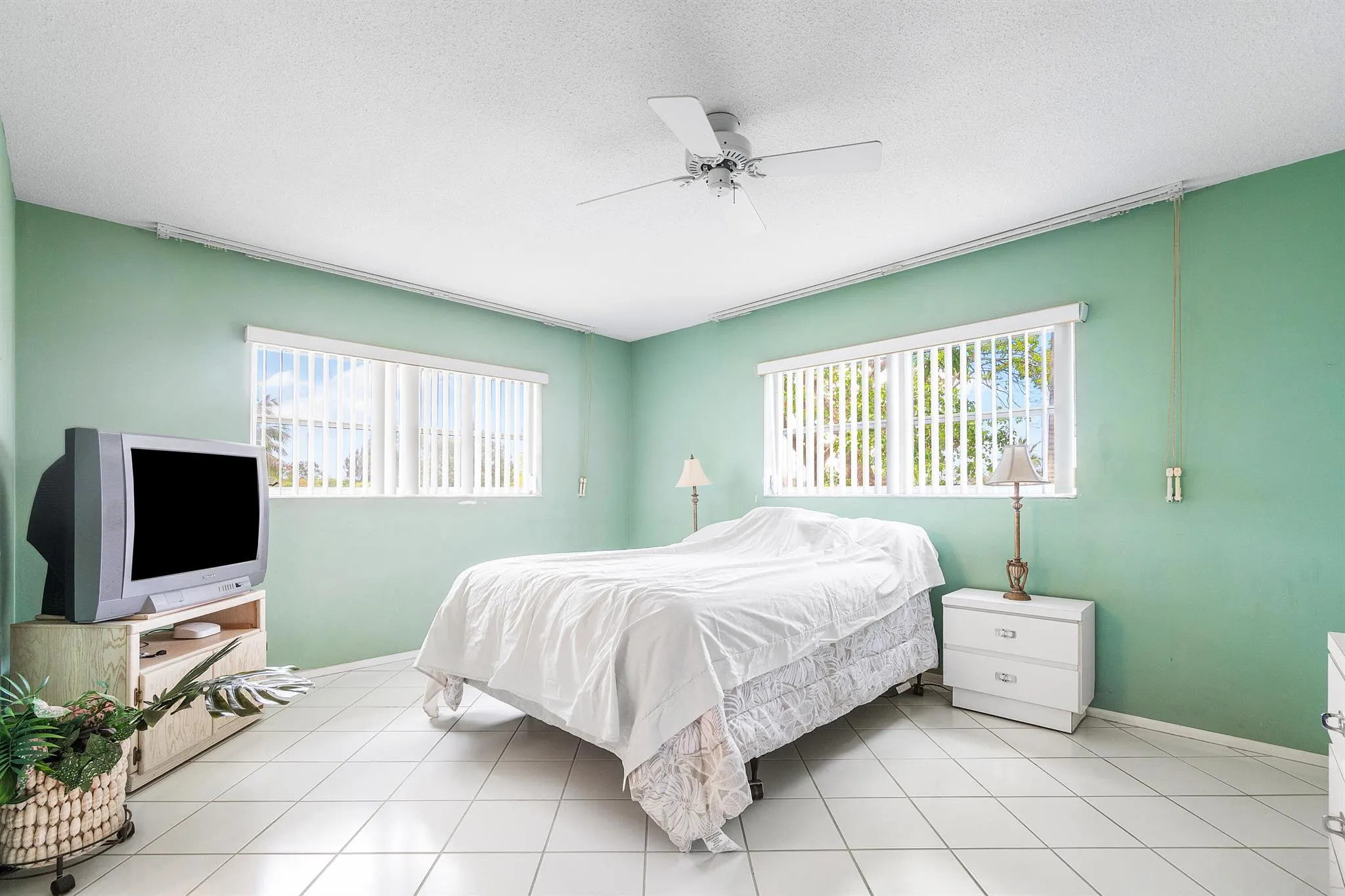 2102 NE 1st Way, #206