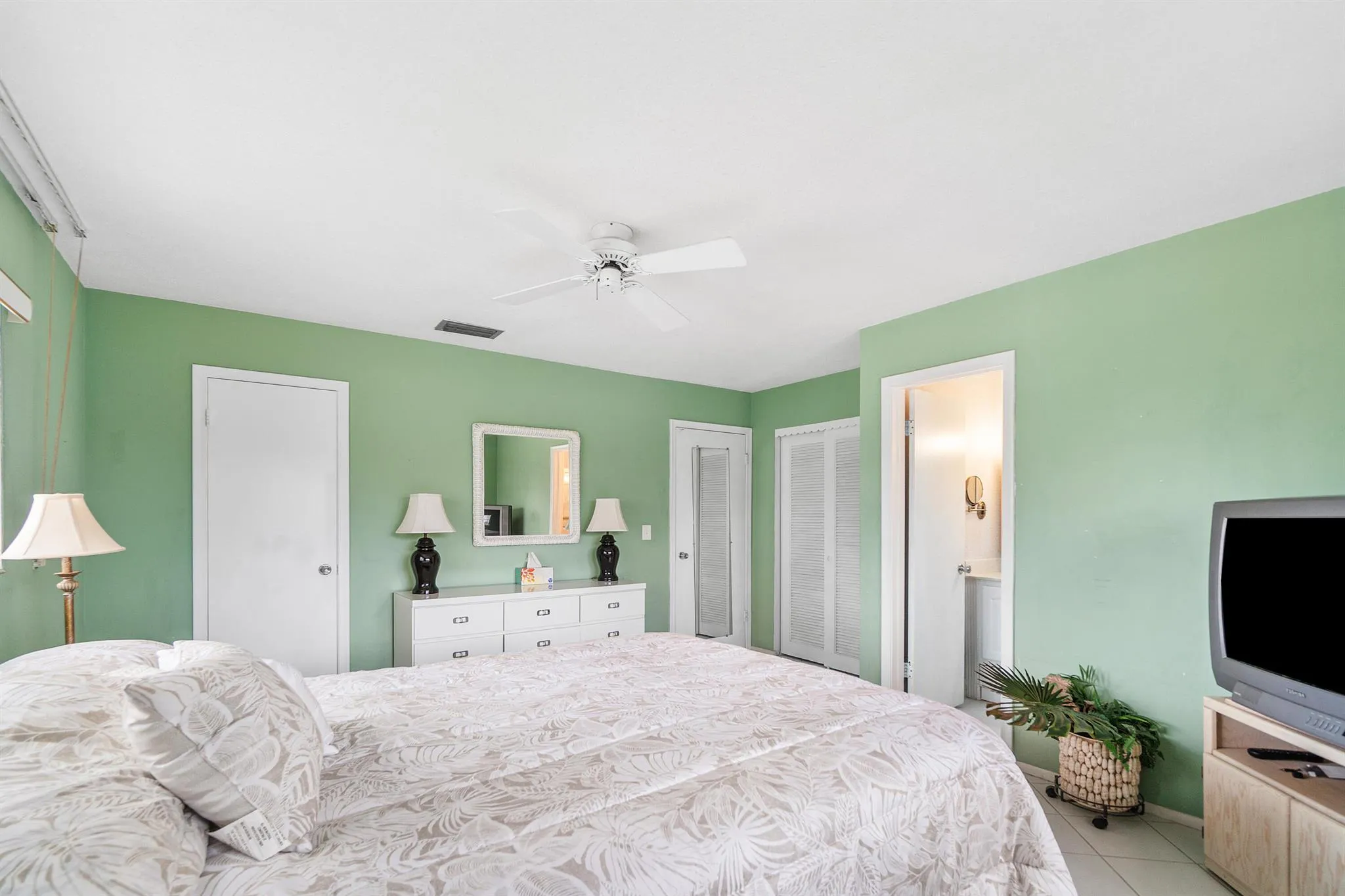 2102 NE 1st Way, #206
