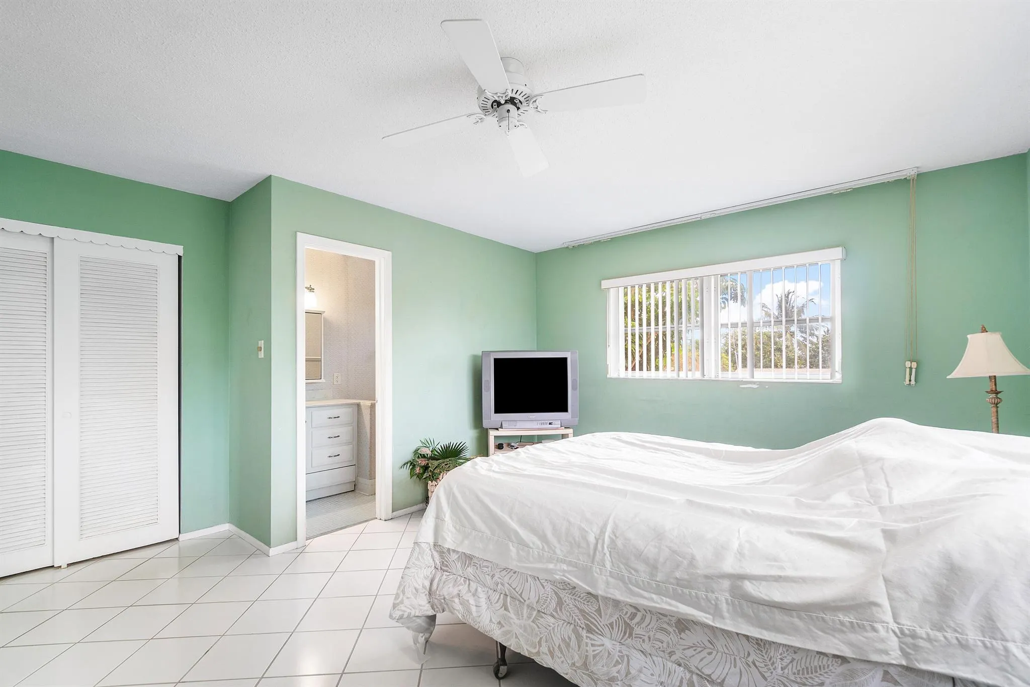 2102 NE 1st Way, #206