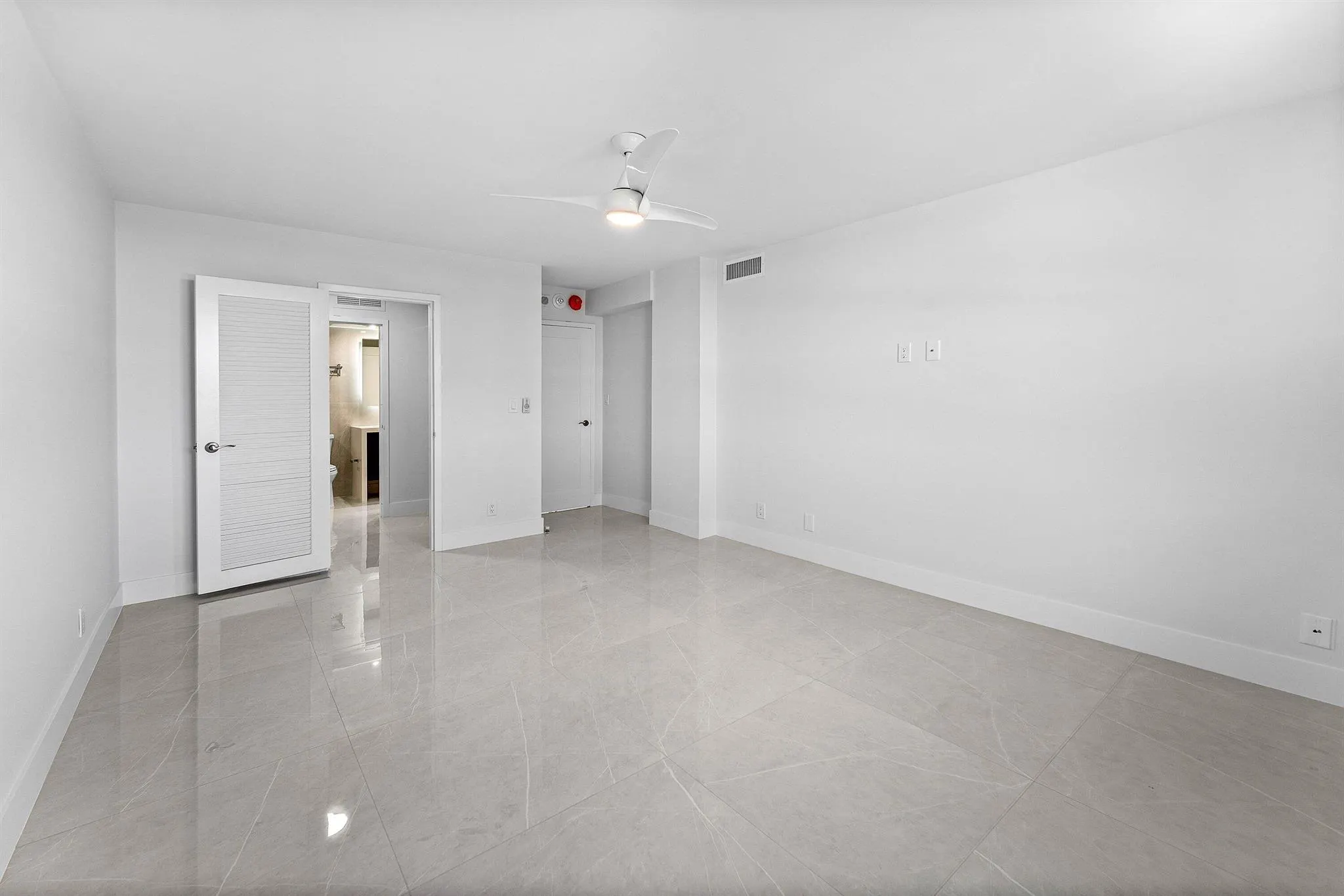 5480 N Ocean Drive, #B1c