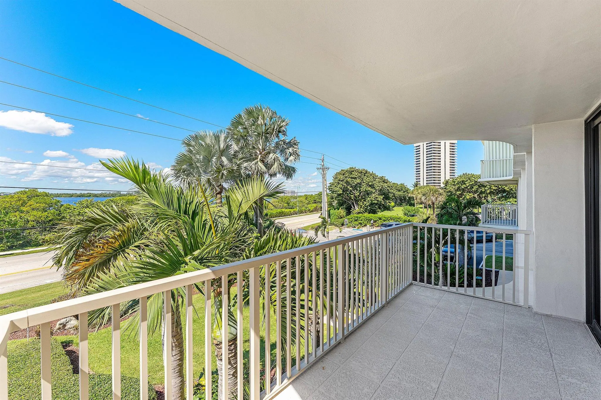 5480 N Ocean Drive, #B1c