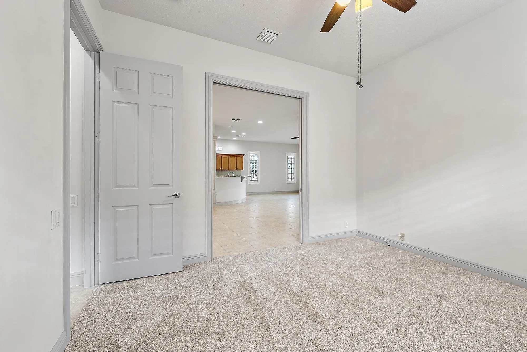 10735 La Strada