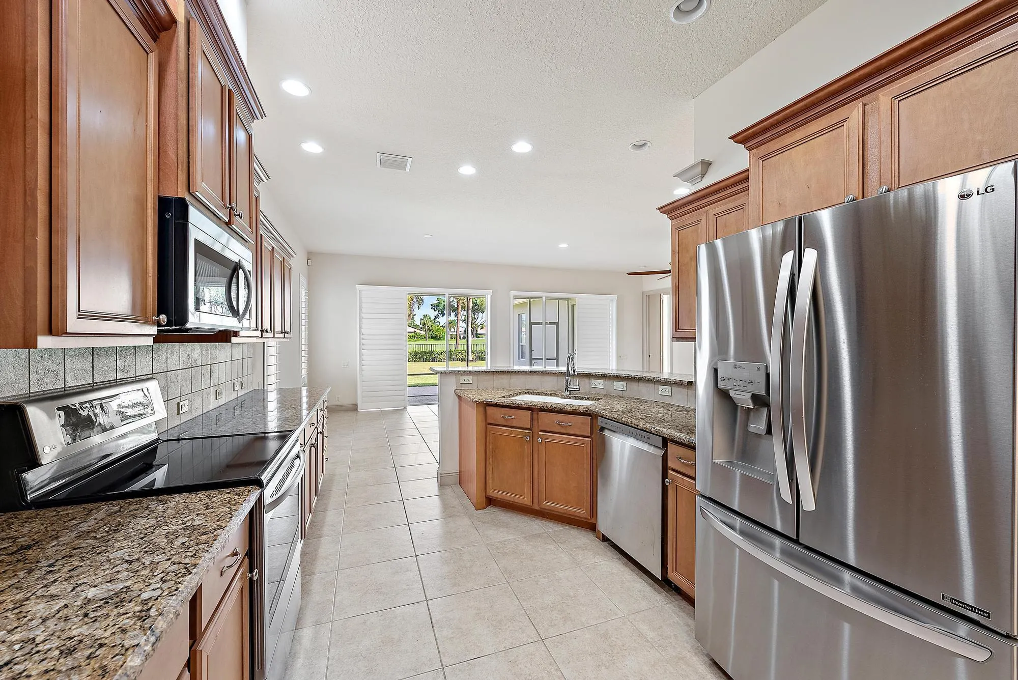 10735 La Strada