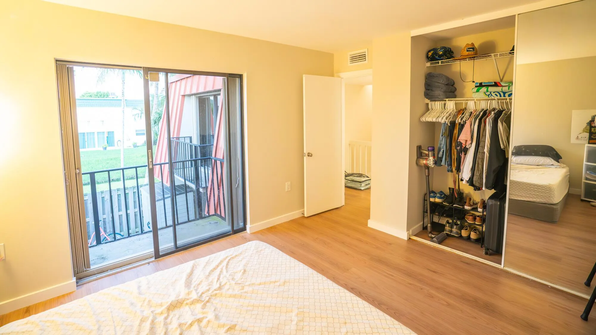 3211 E Gardens East Dr. #C