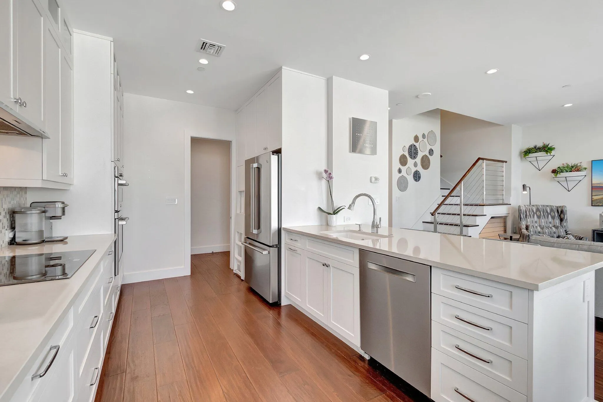 222 Lakeview Avenue, #3n