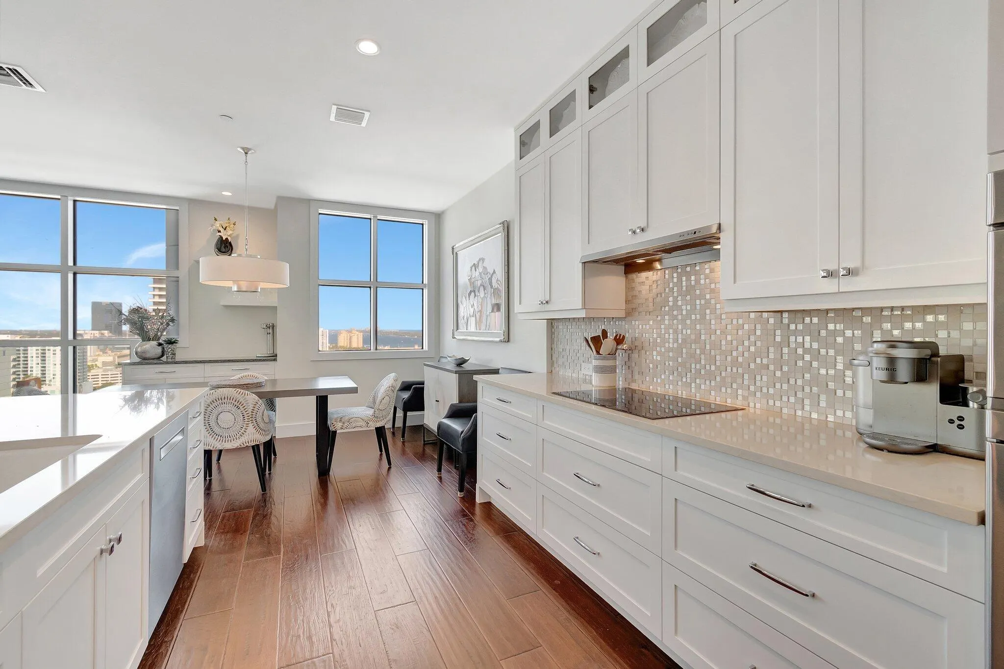 222 Lakeview Avenue, #3n