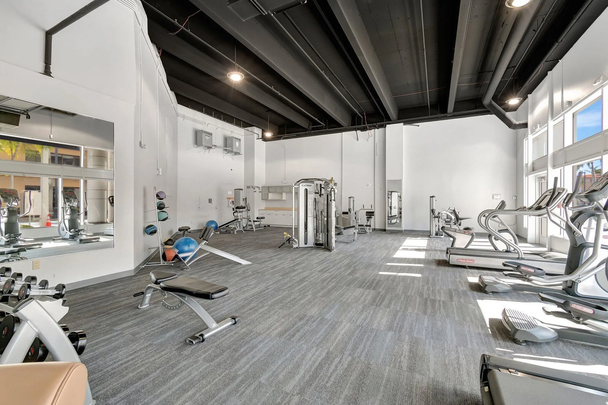 222 Lakeview Avenue, #3n