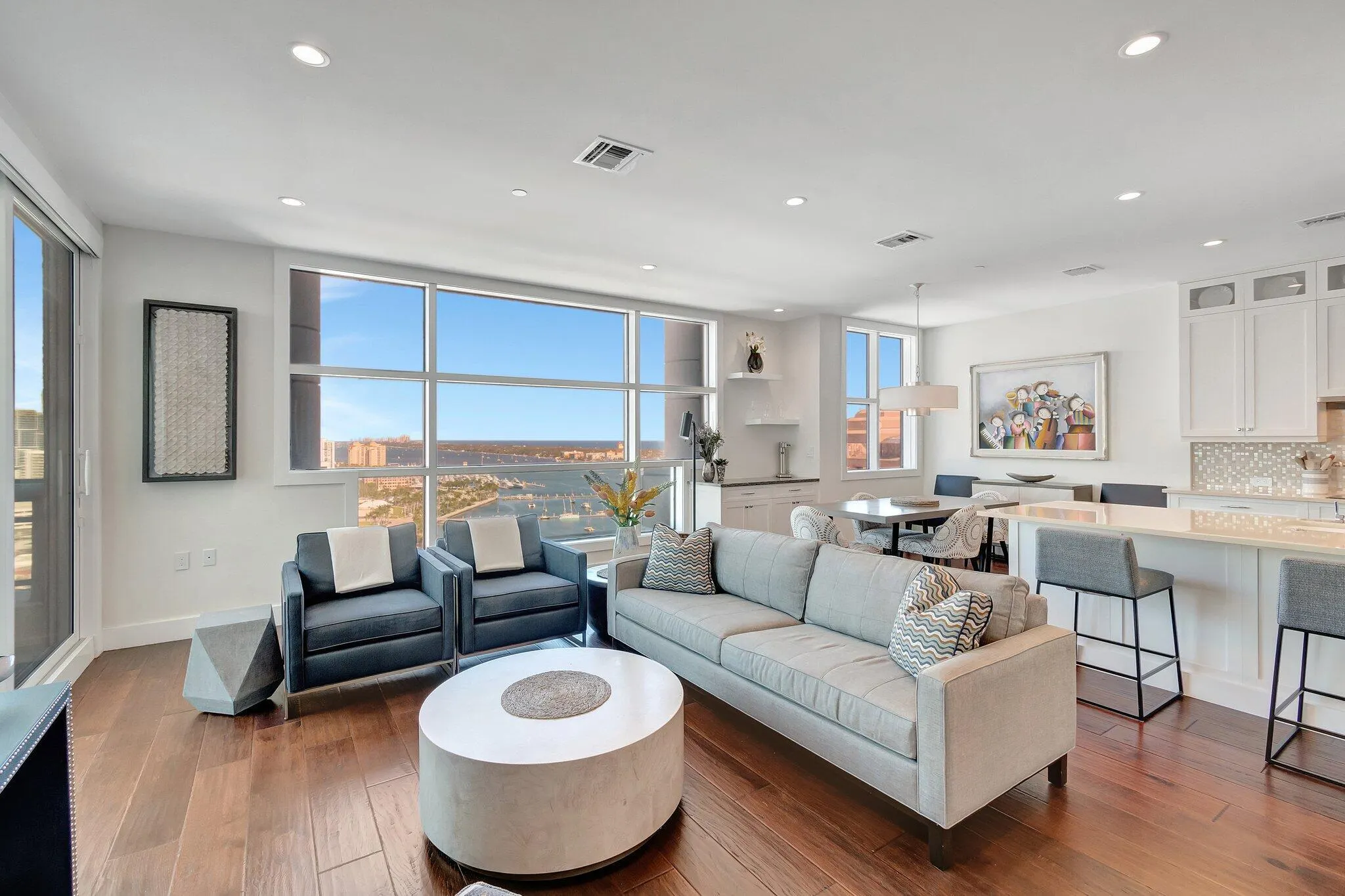 222 Lakeview Avenue, #3n