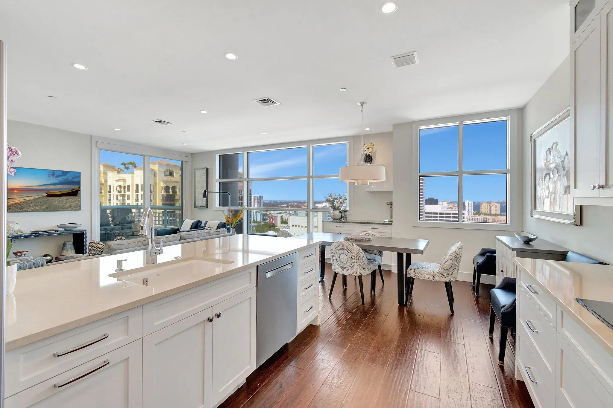 222 Lakeview Avenue, #3n