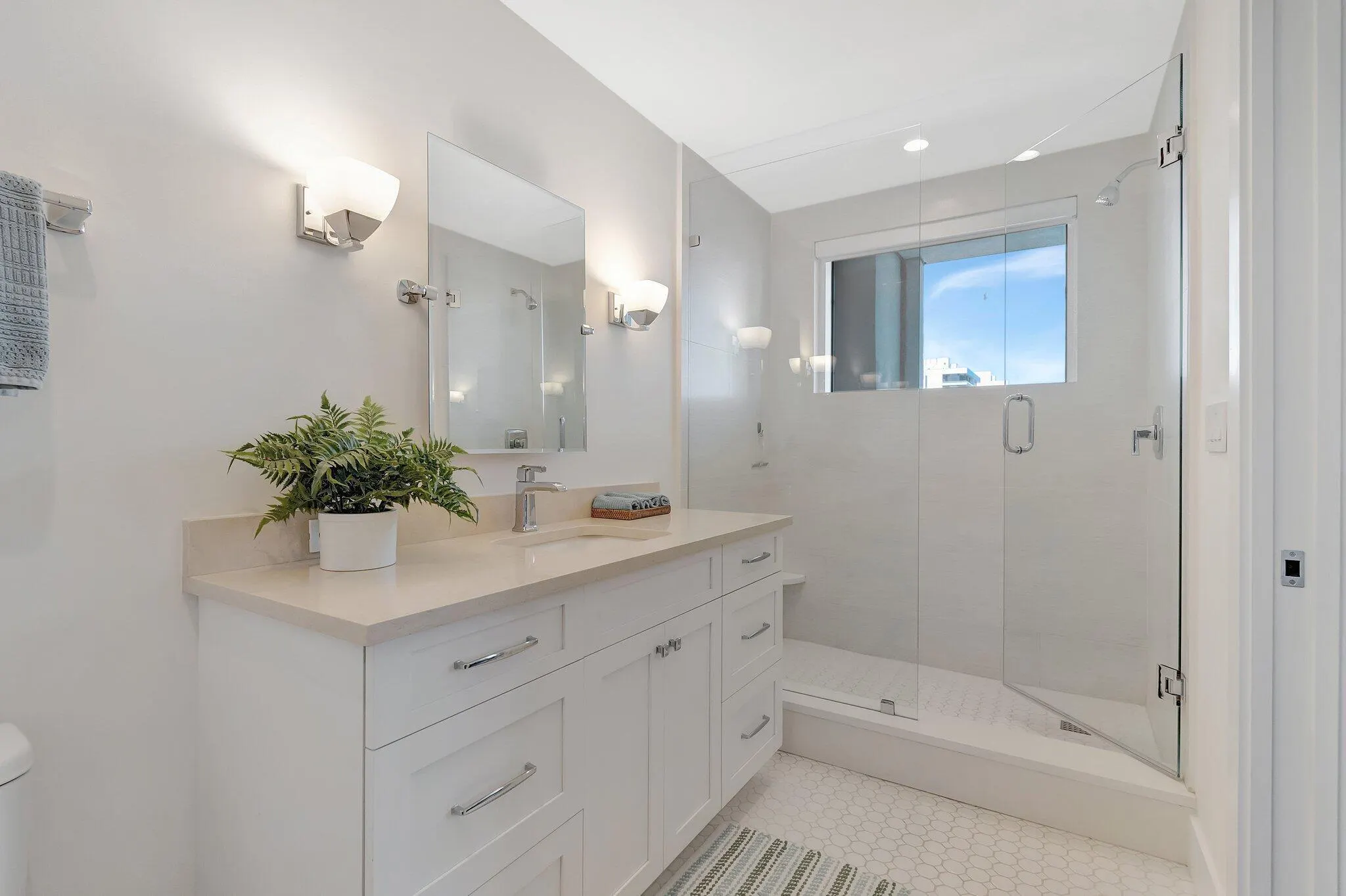 222 Lakeview Avenue, #3n
