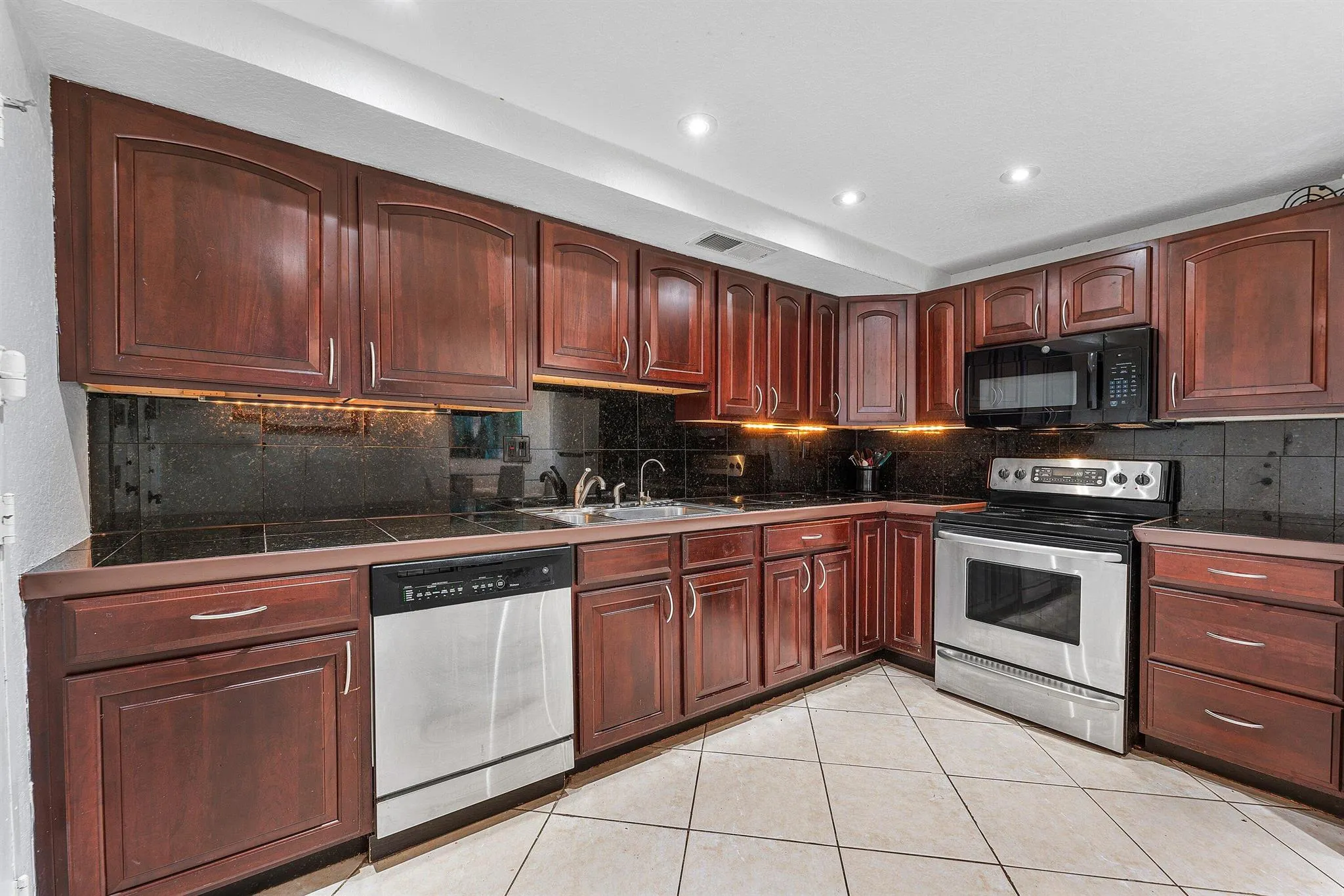 1600 S Ocean Drive, #7h