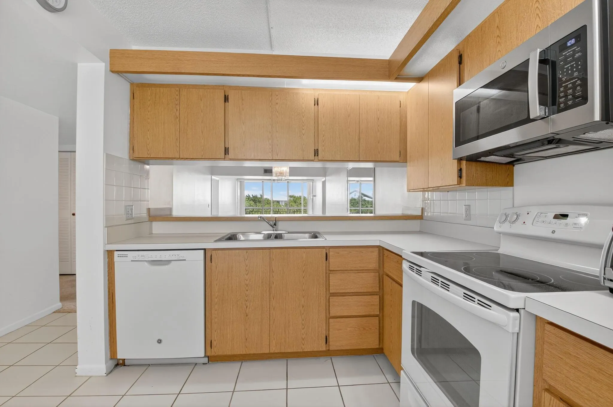 6193 Balboa Circle, #403