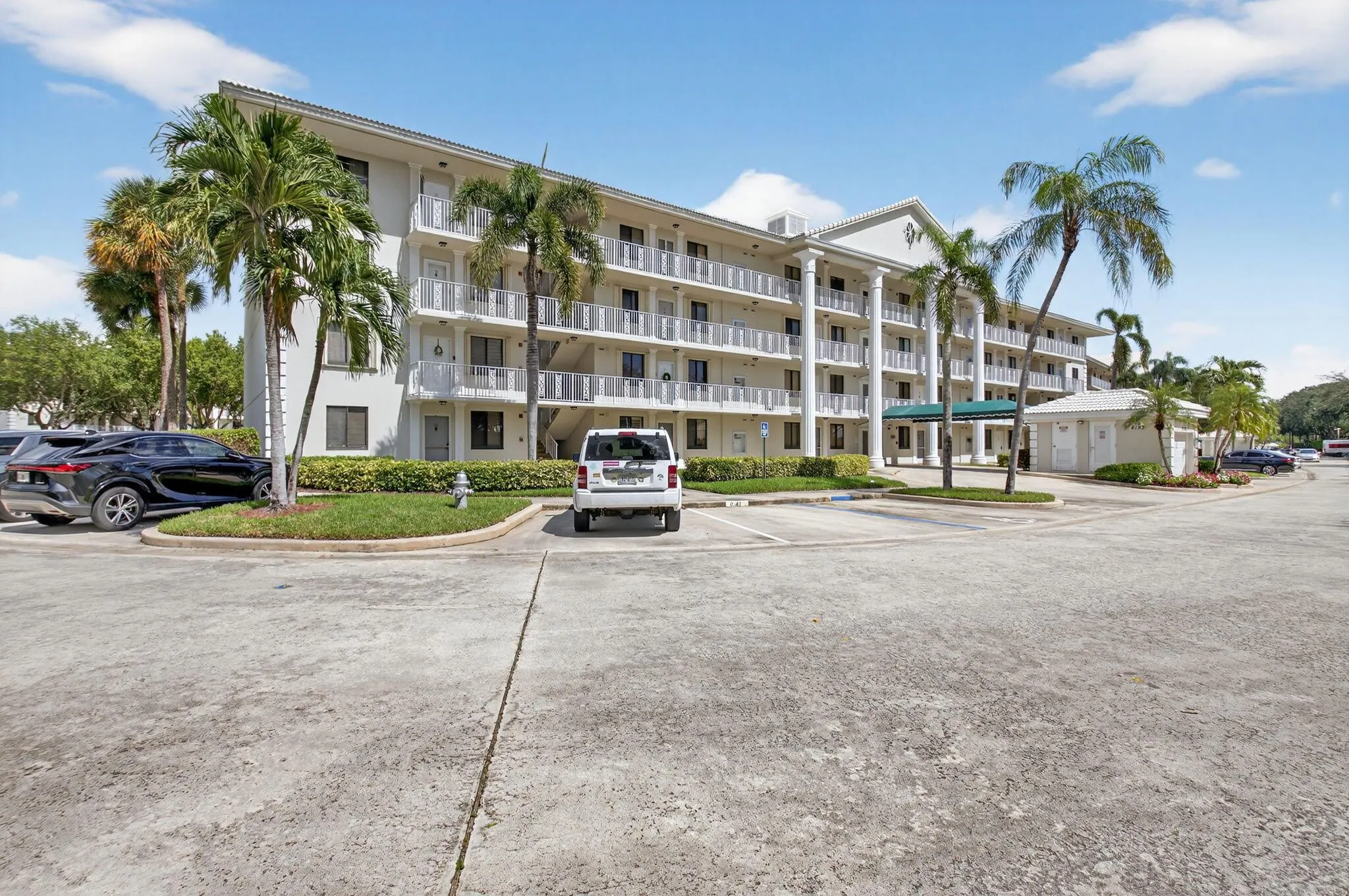 6193 Balboa Circle, #403