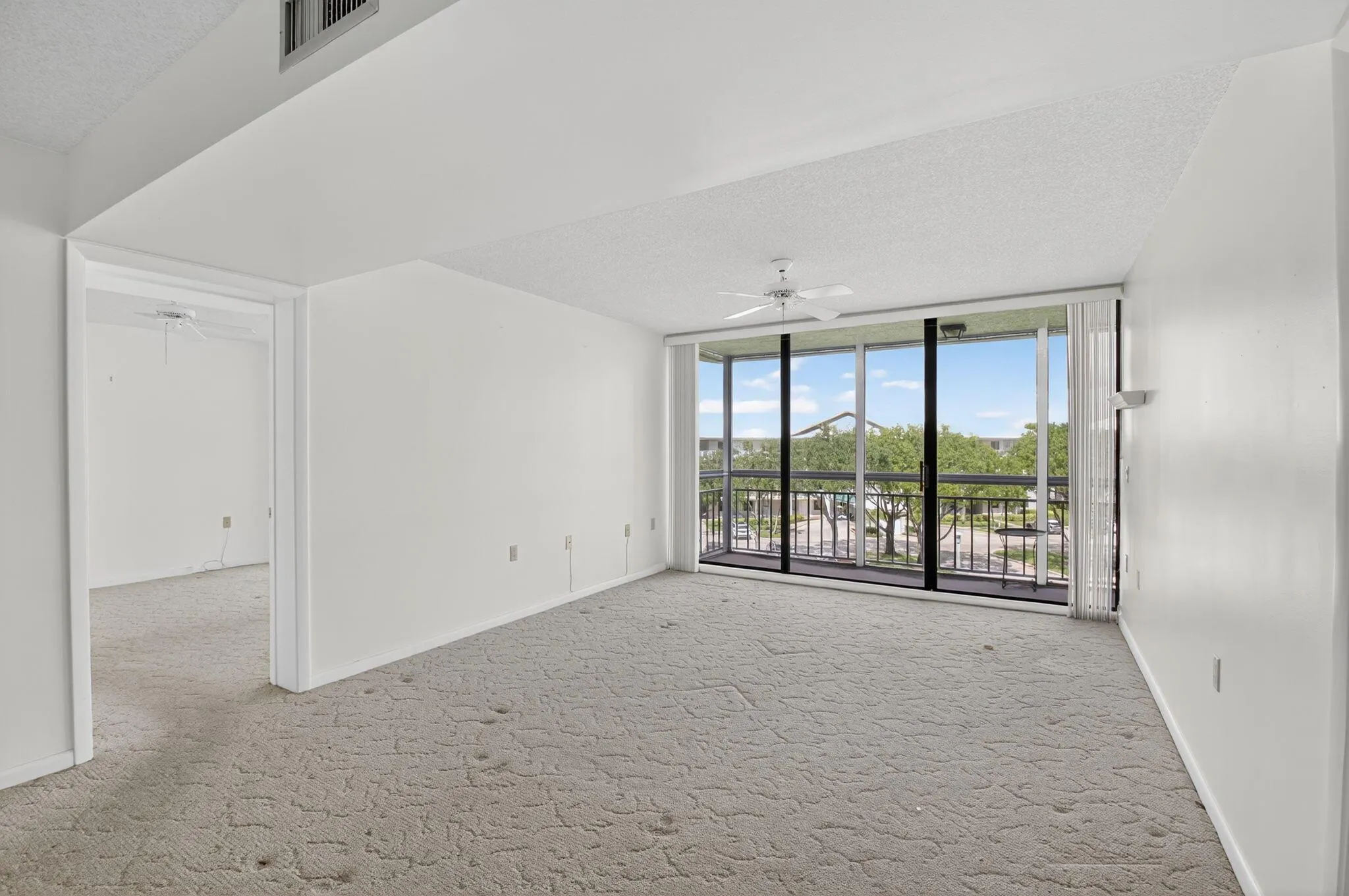 6193 Balboa Circle, #403