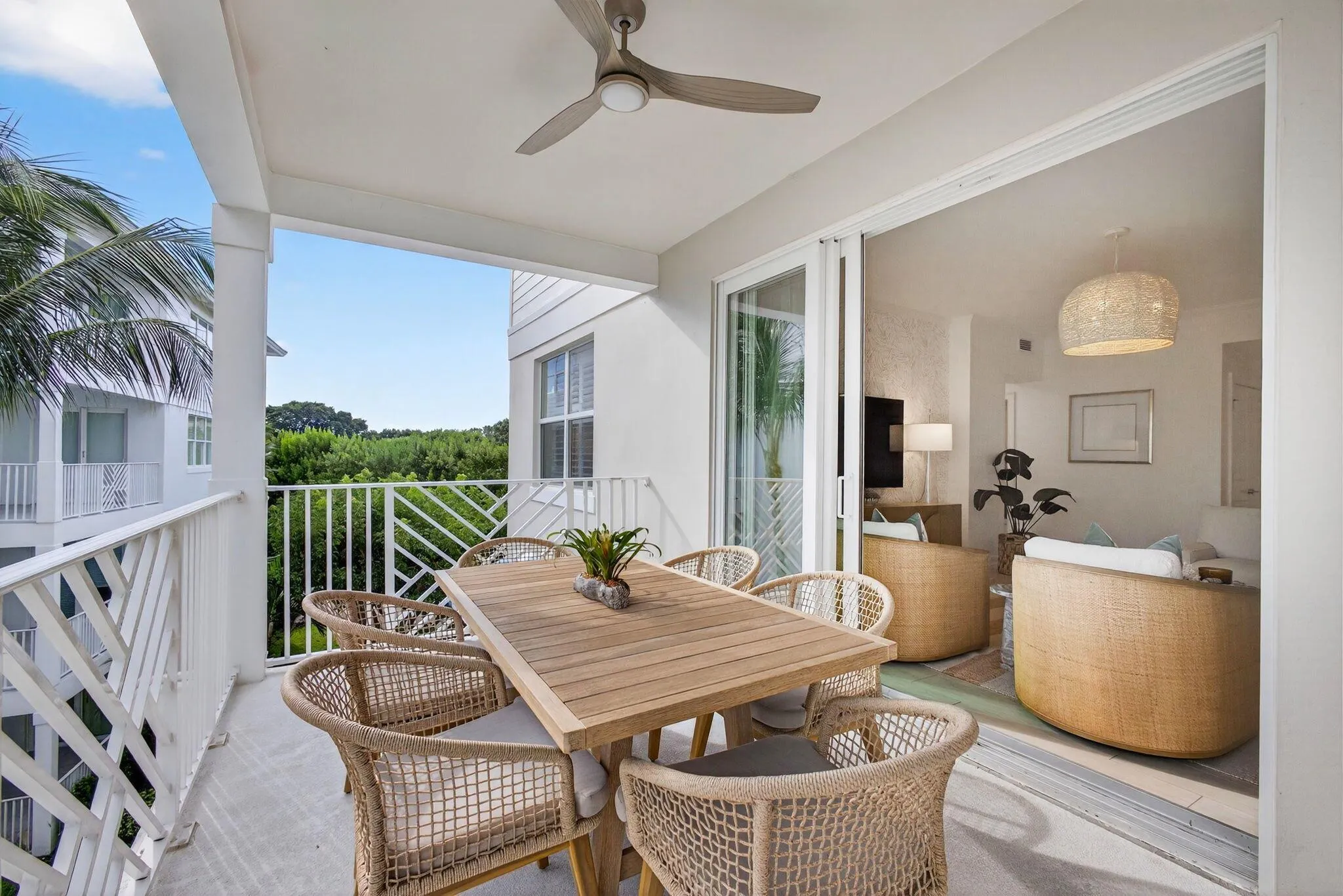 833 Bay Colony Drive S