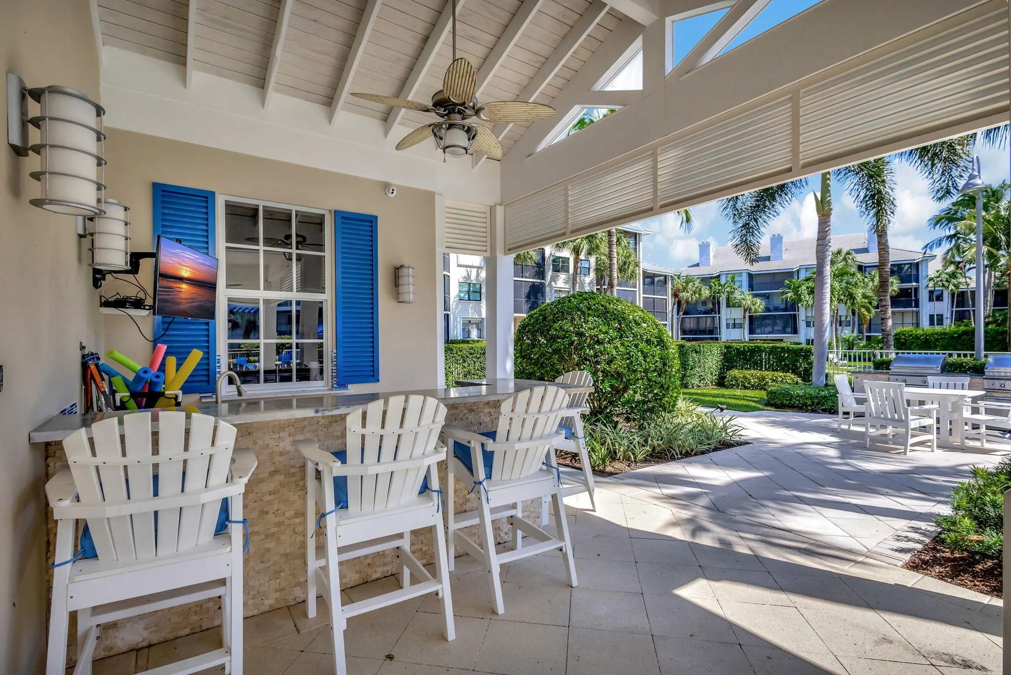 833 Bay Colony Drive S