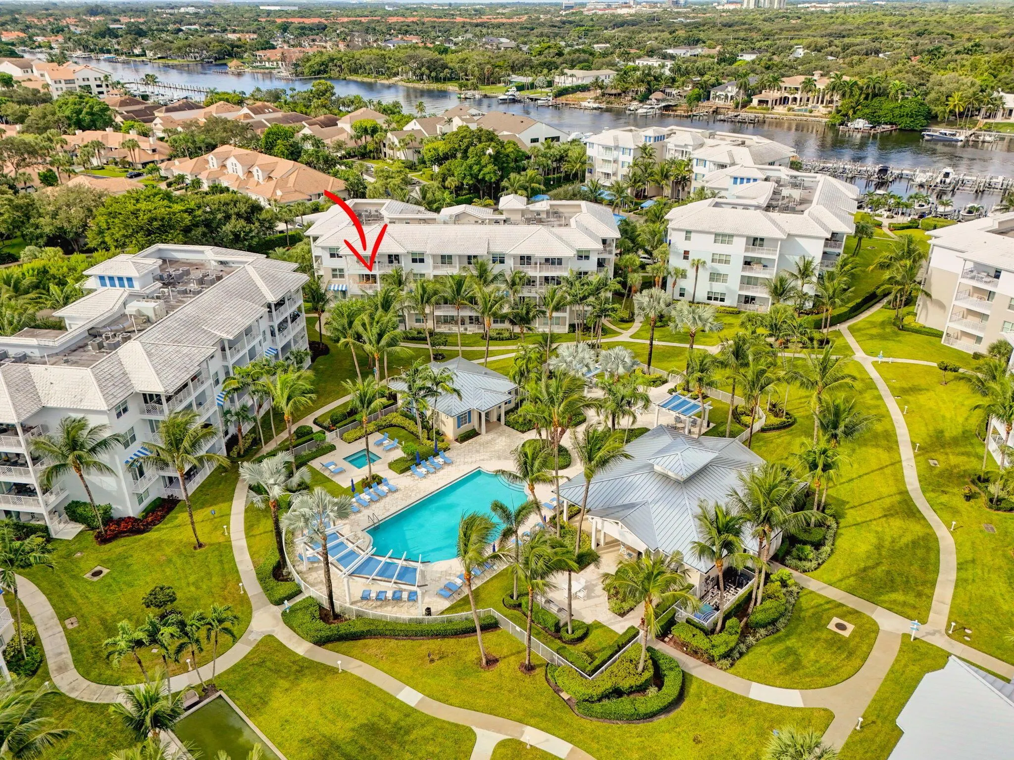 833 Bay Colony Drive S