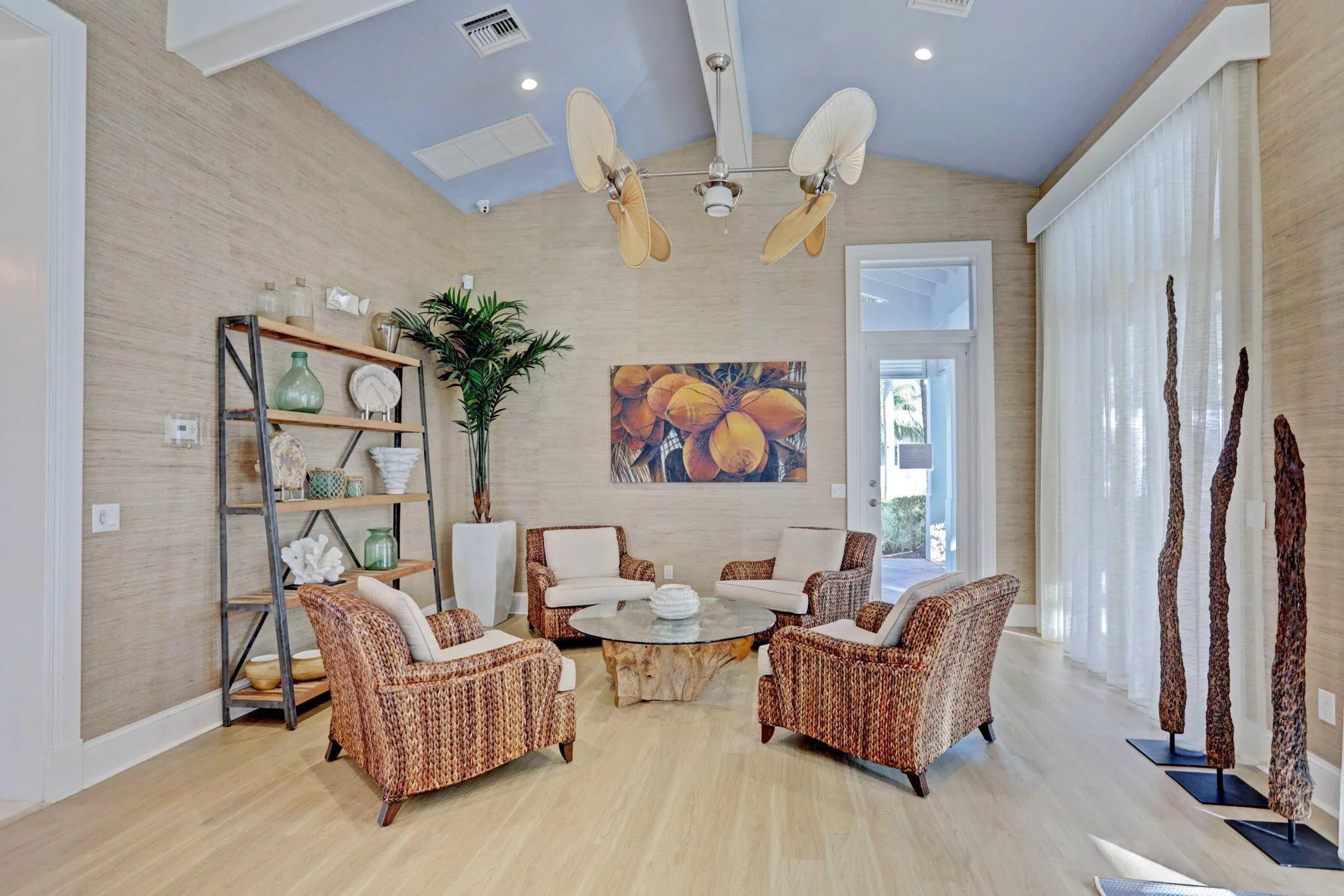 833 Bay Colony Drive S