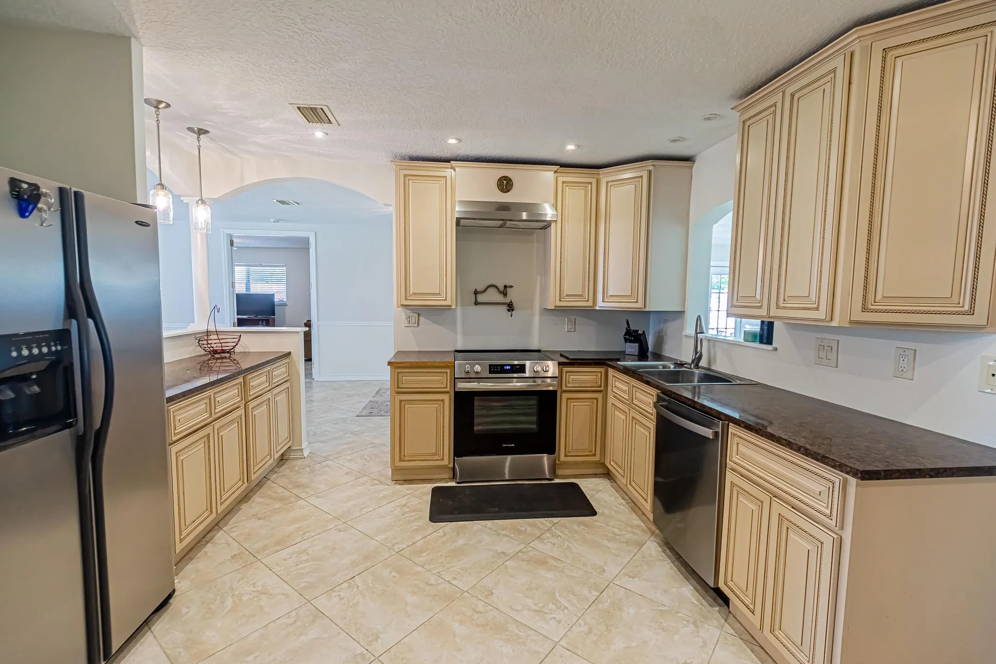 471 SE Lamon Lane