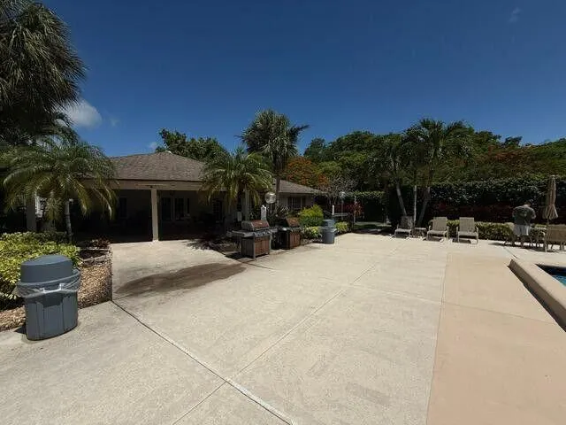 3510 Oaks Way, #103