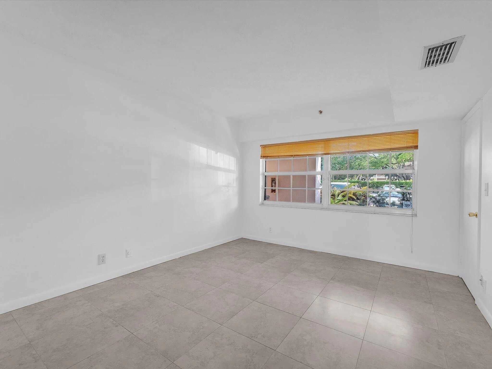 3510 Oaks Way, #103