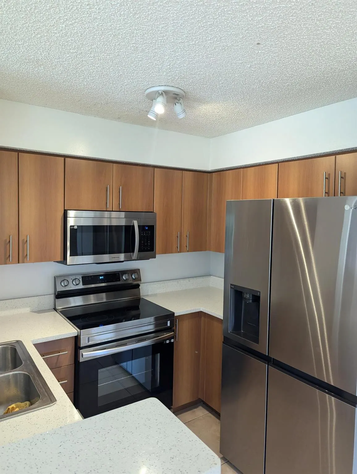 1215 Crystal Way, #G