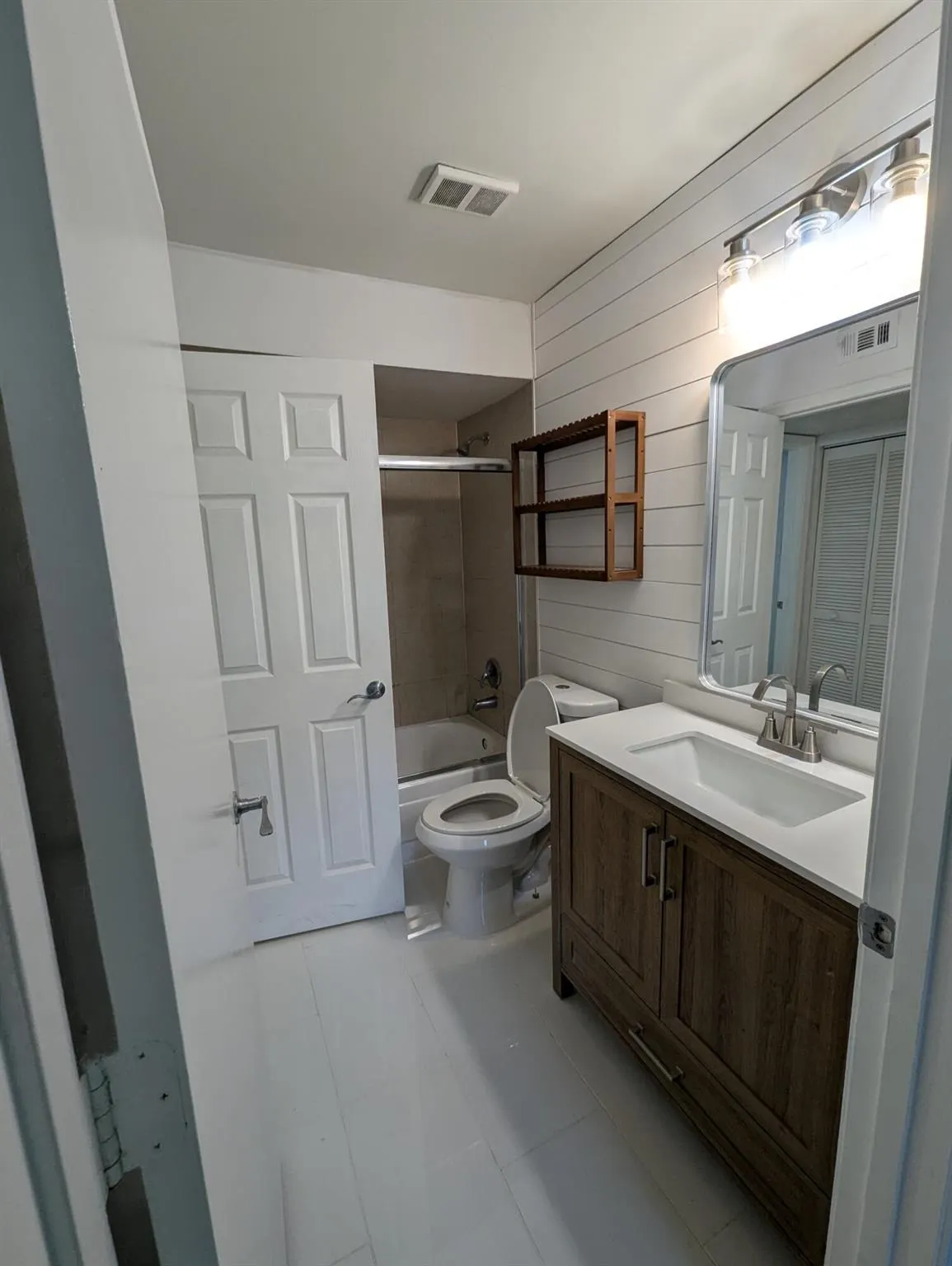 1215 Crystal Way, #G