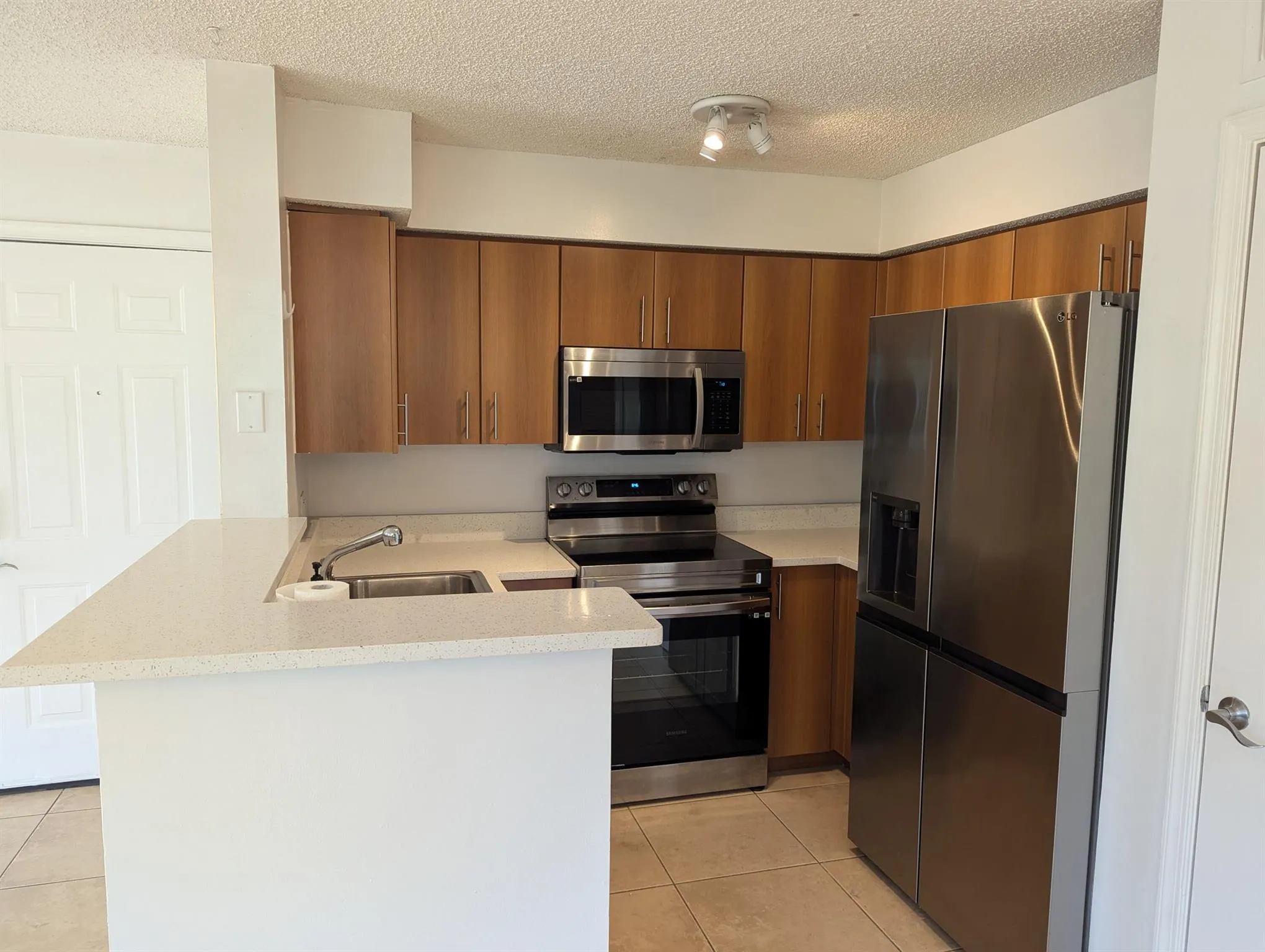 1215 Crystal Way, #G