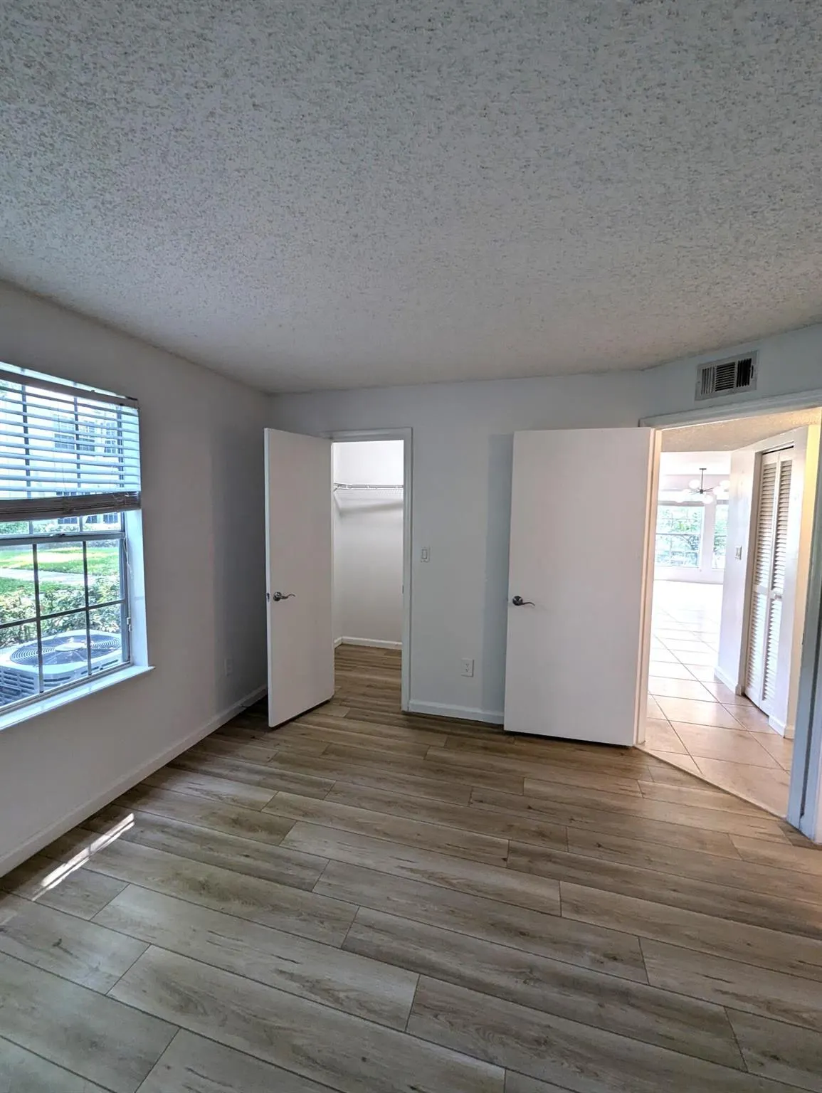 1215 Crystal Way, #G