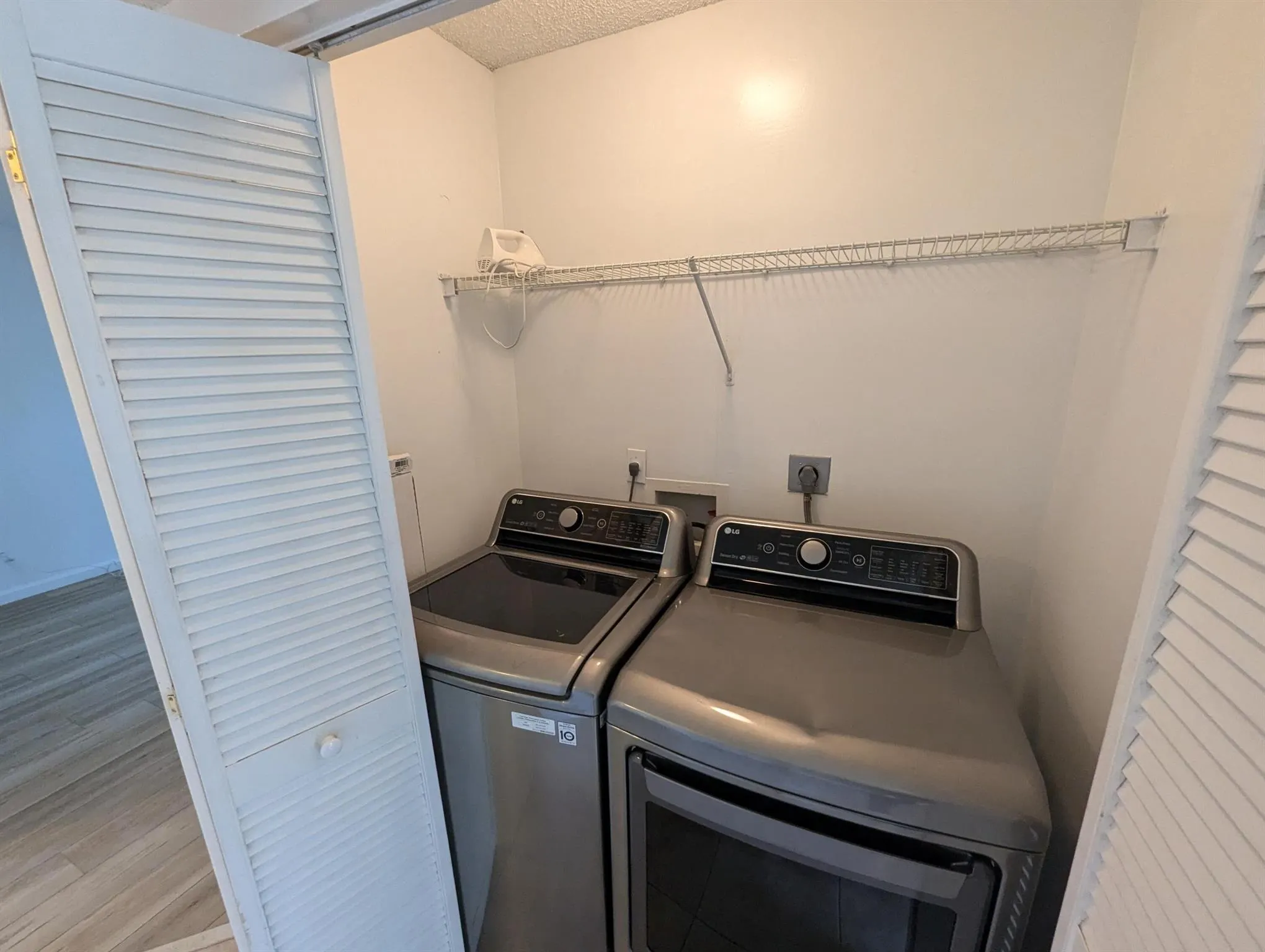 1215 Crystal Way, #G